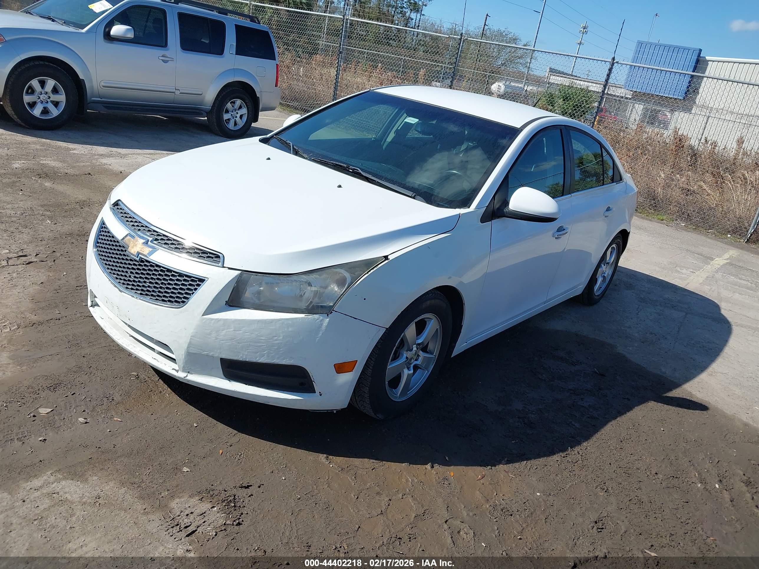 CHEVROLET CRUZE image 2