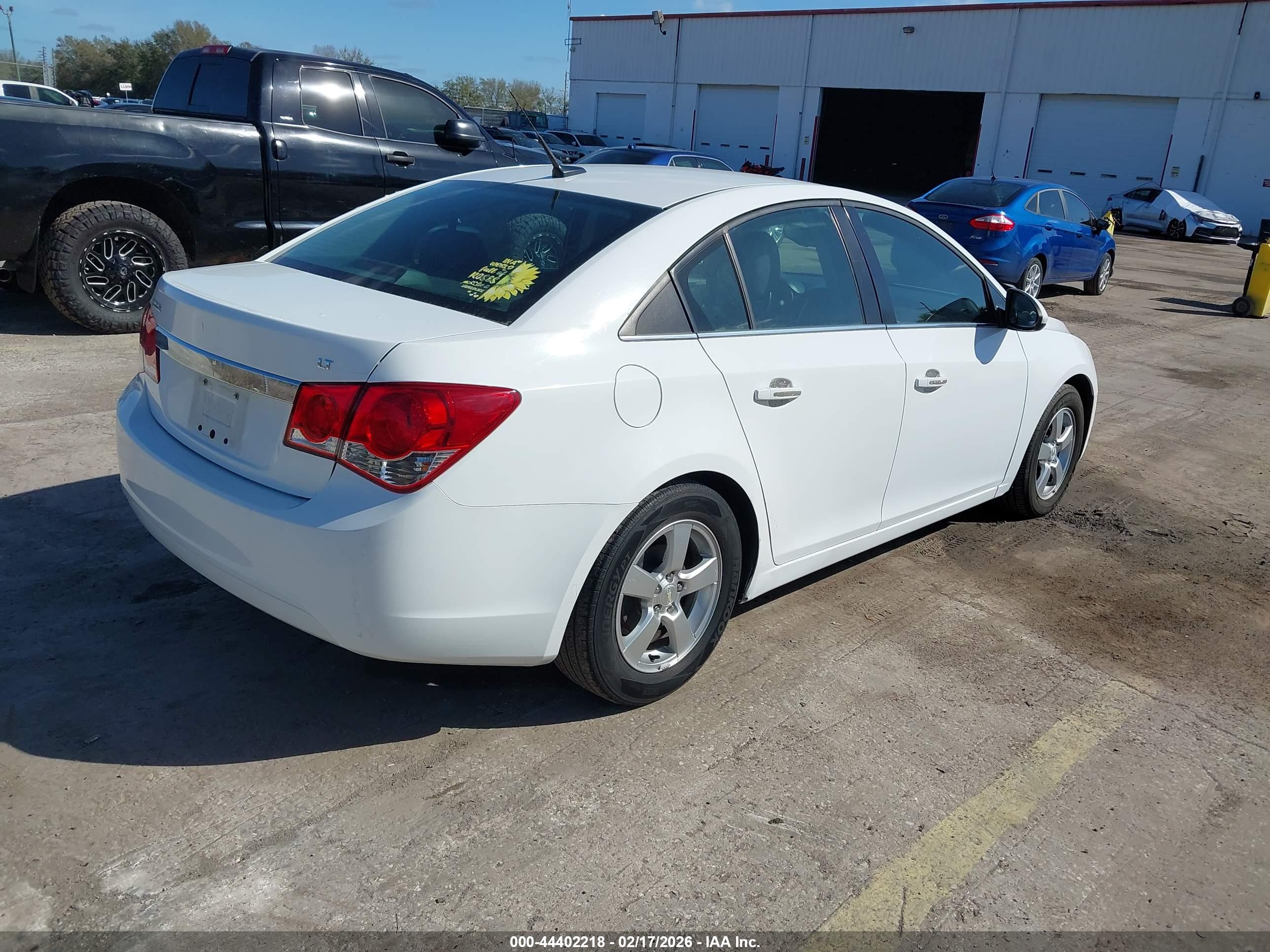 CHEVROLET CRUZE image 4