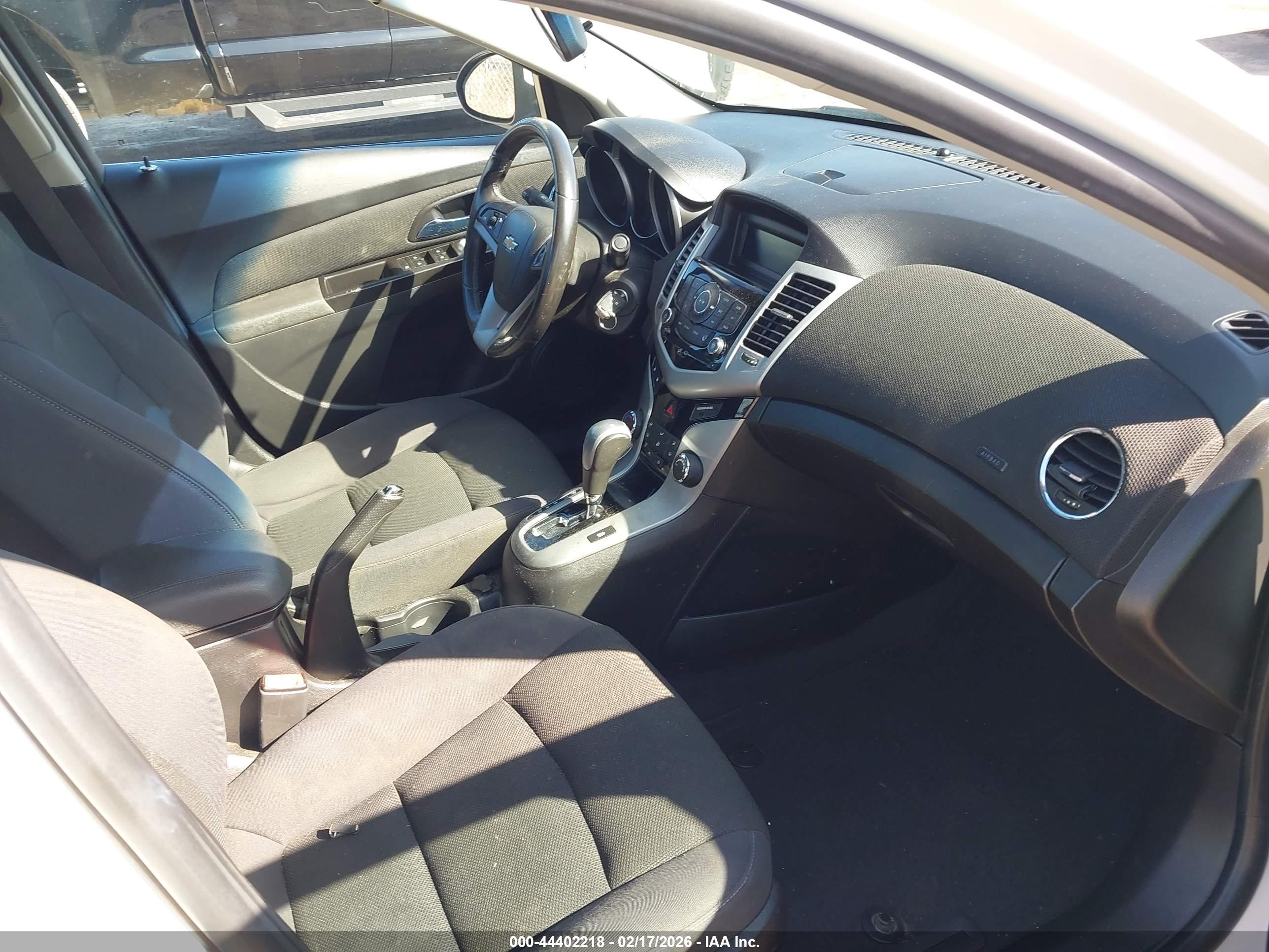 CHEVROLET CRUZE image 5