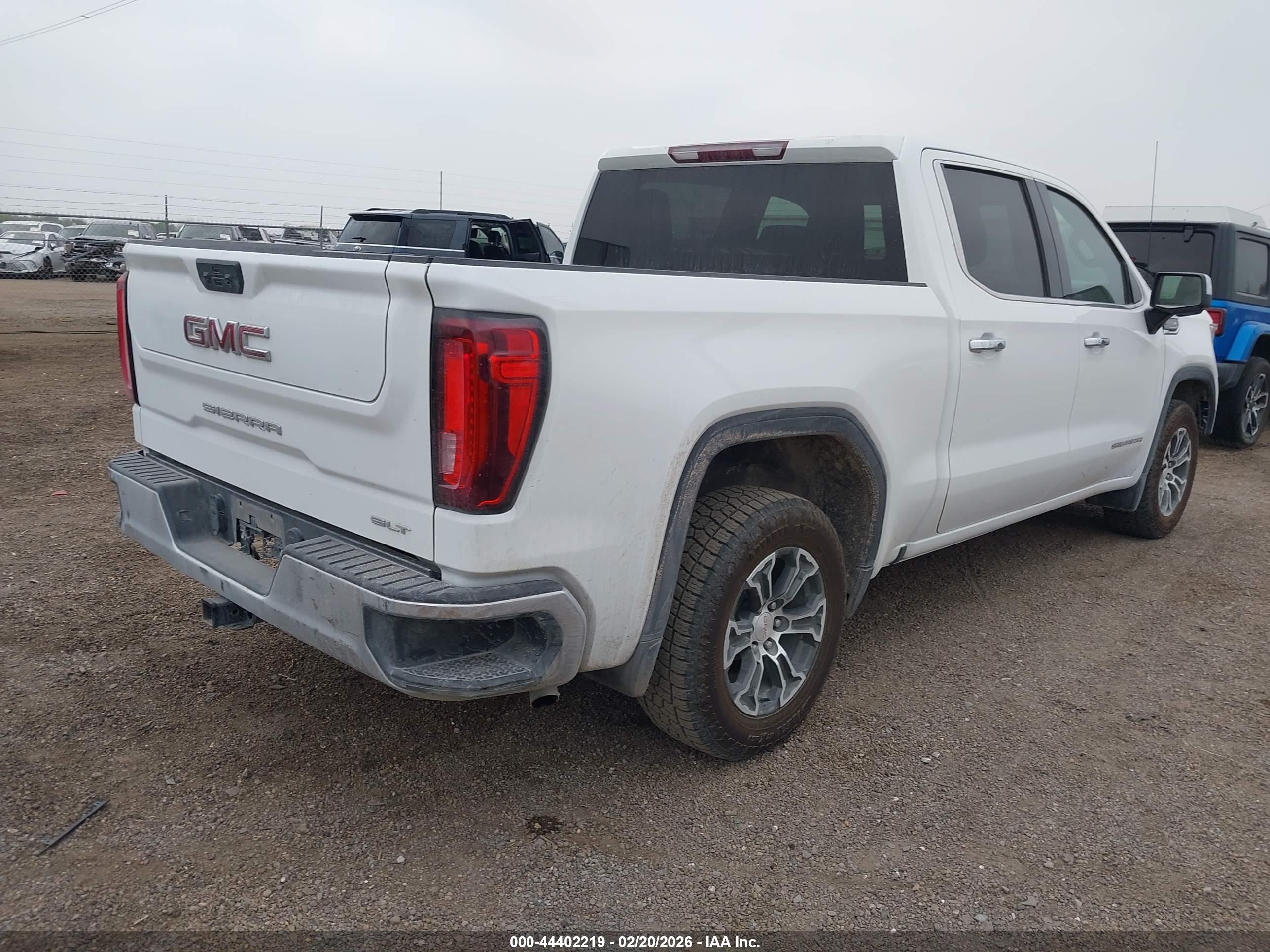 GMC SIERRA image 4