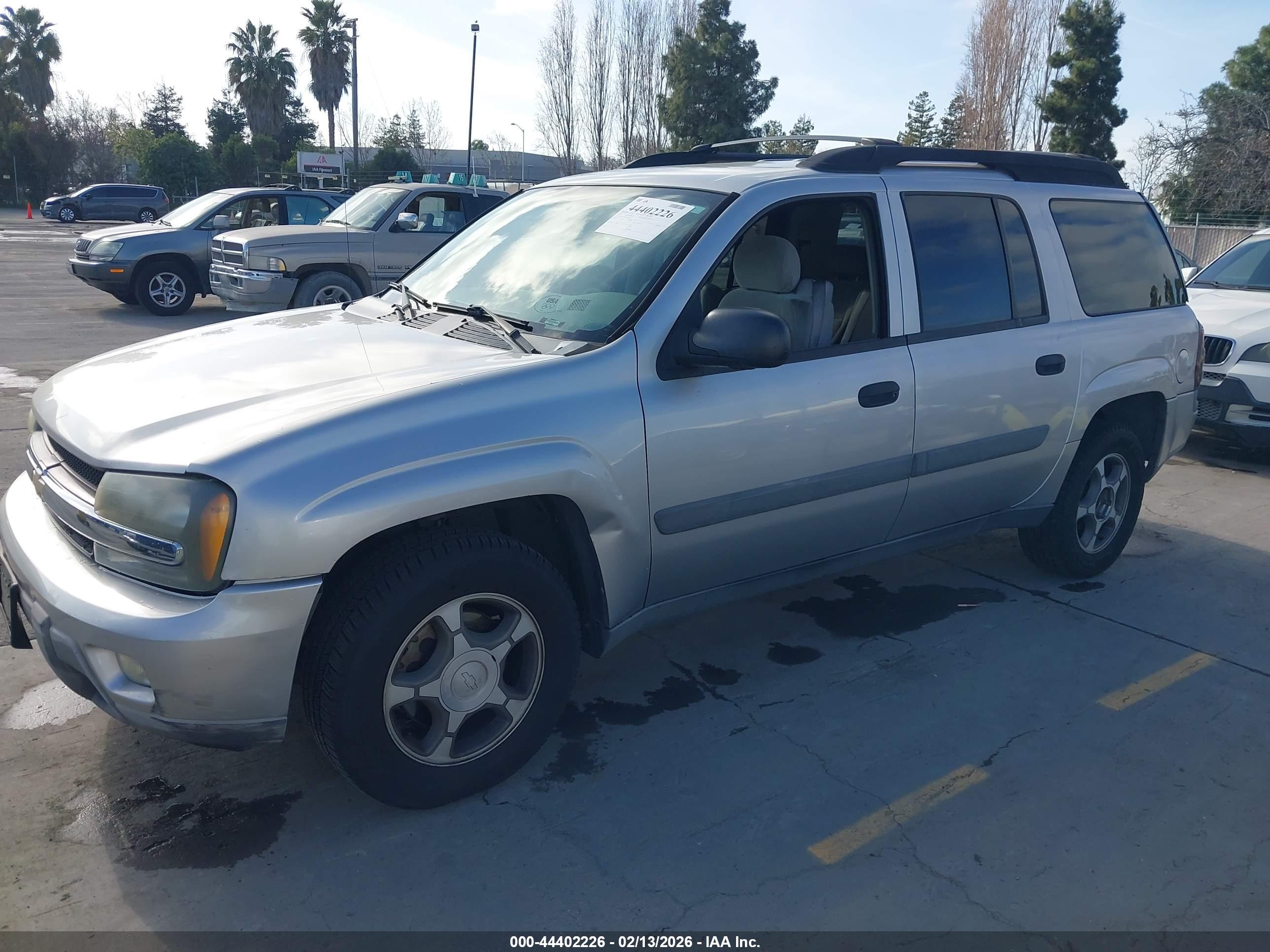 CHEVROLET TRAILBLAZER image 2