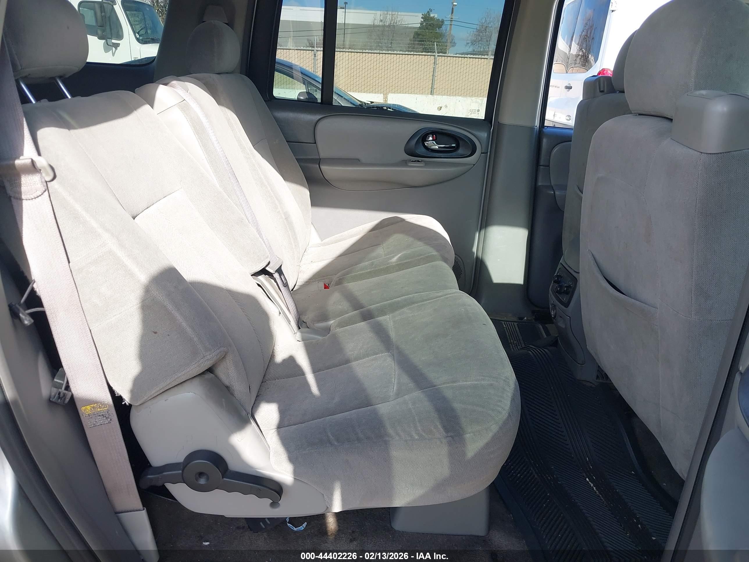CHEVROLET TRAILBLAZER image 8