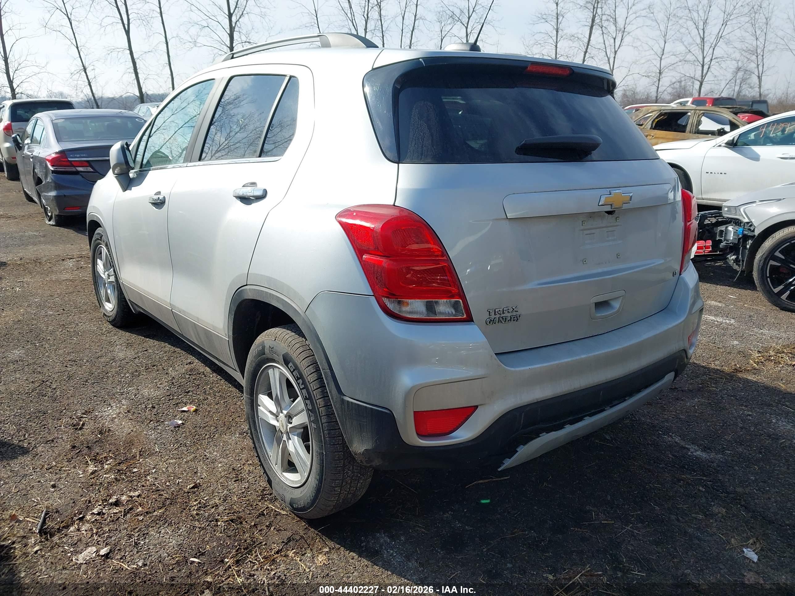 CHEVROLET TRAX image 3