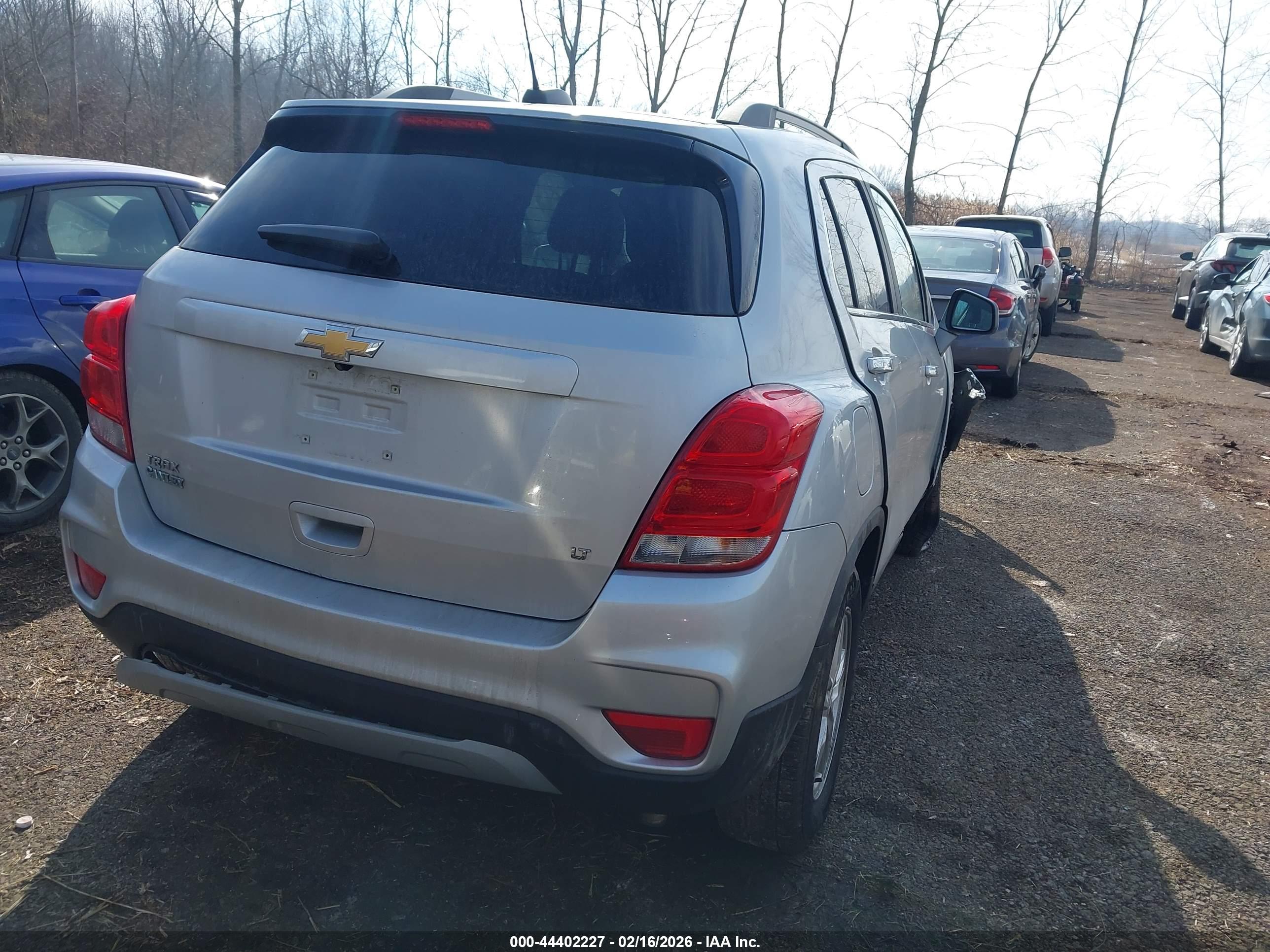 CHEVROLET TRAX image 4