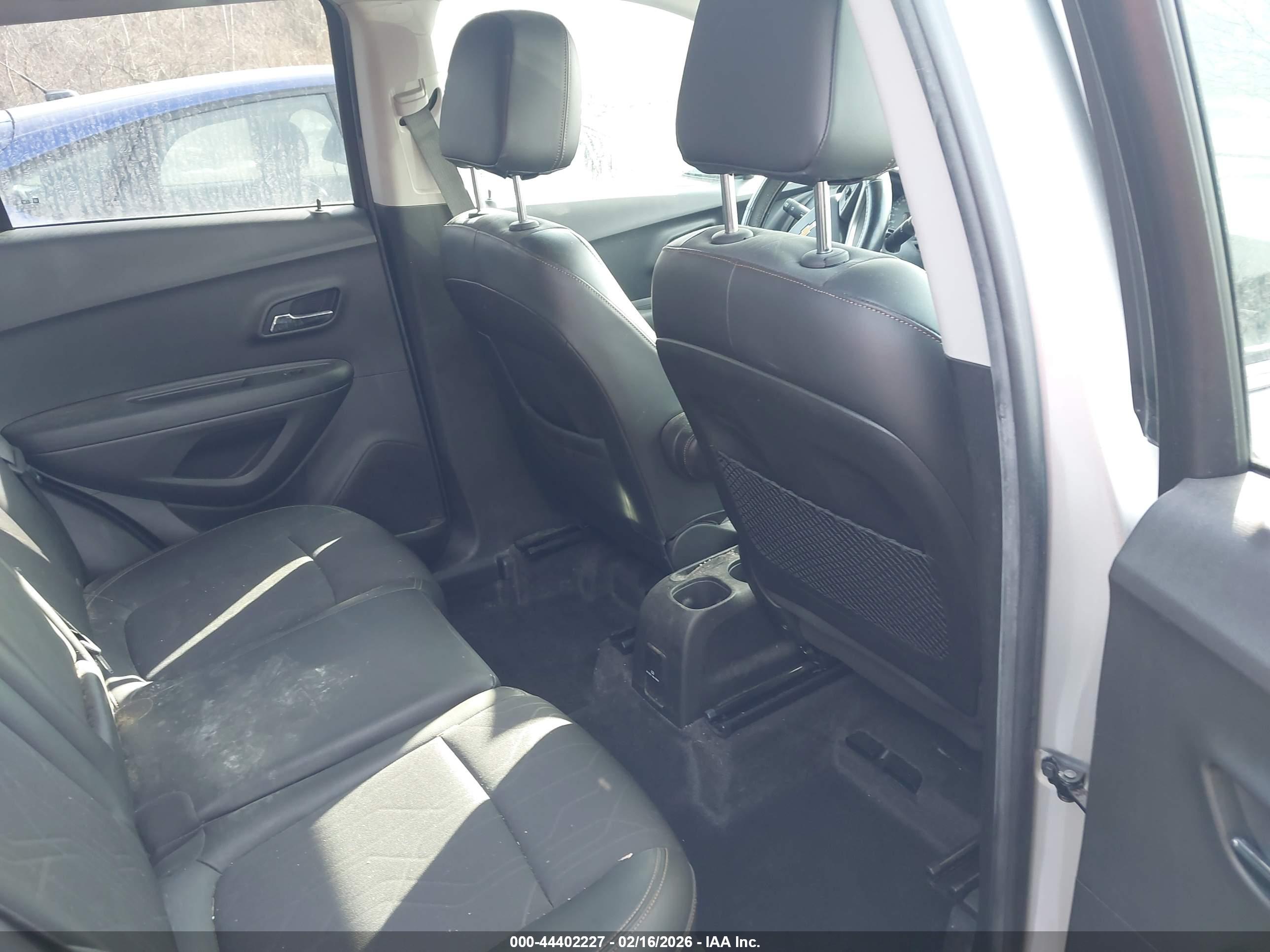CHEVROLET TRAX image 8