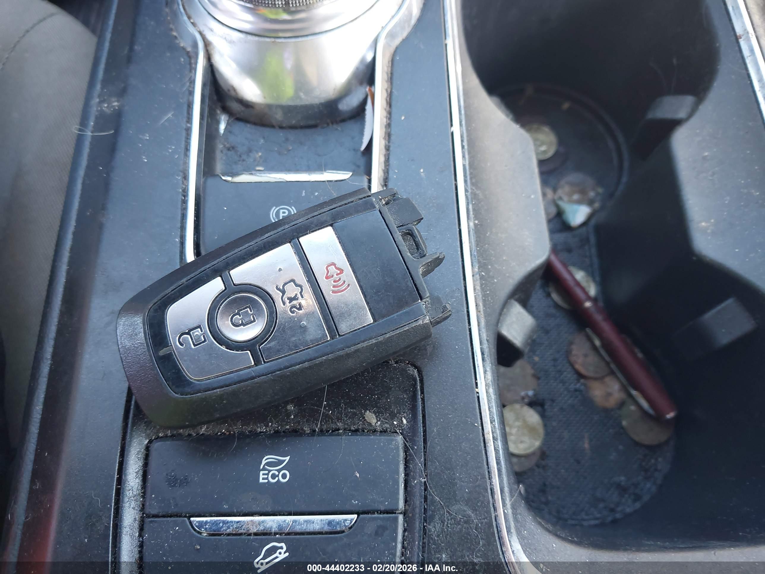 FORD FUSION image 11