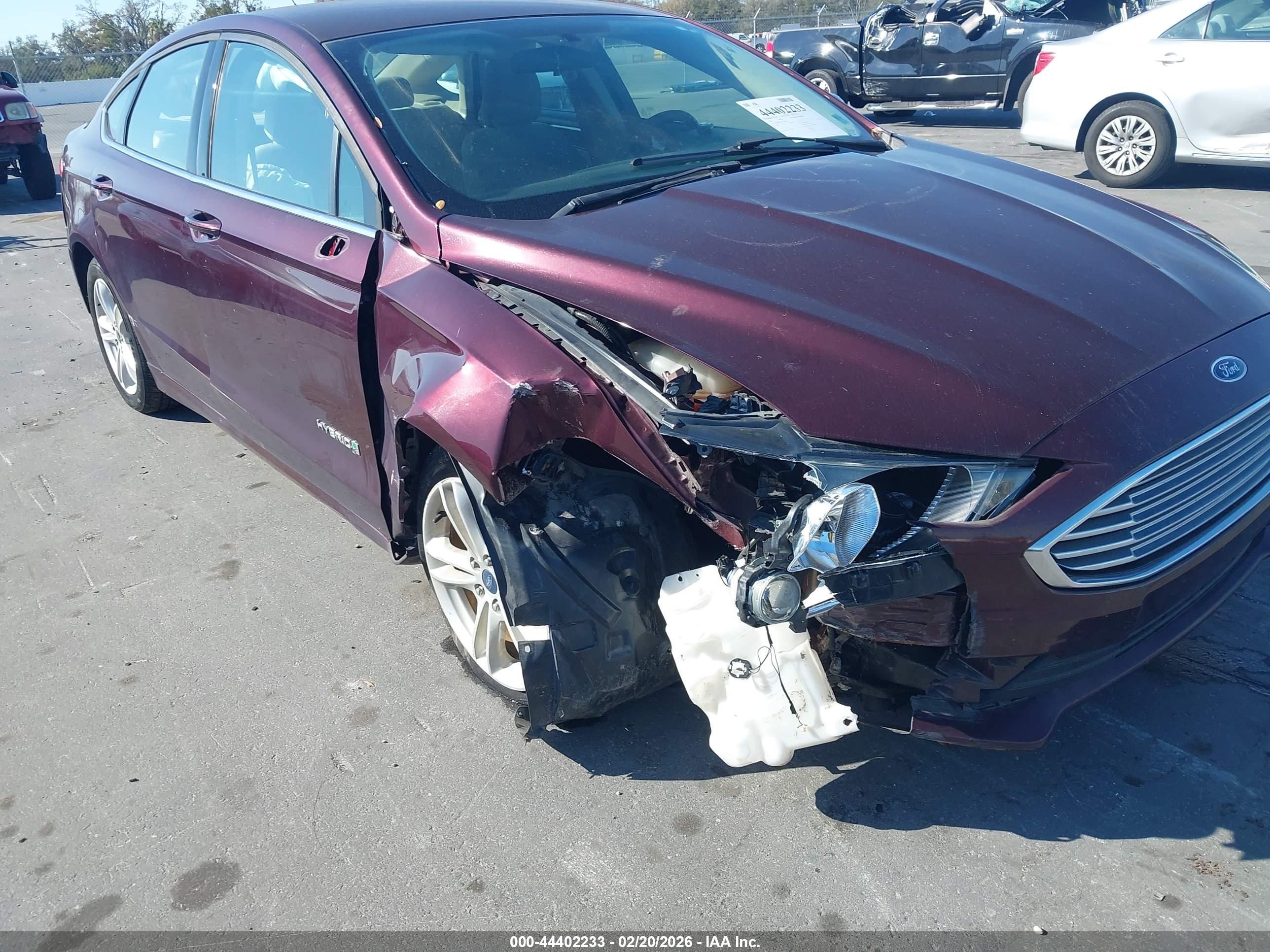 FORD FUSION image 6