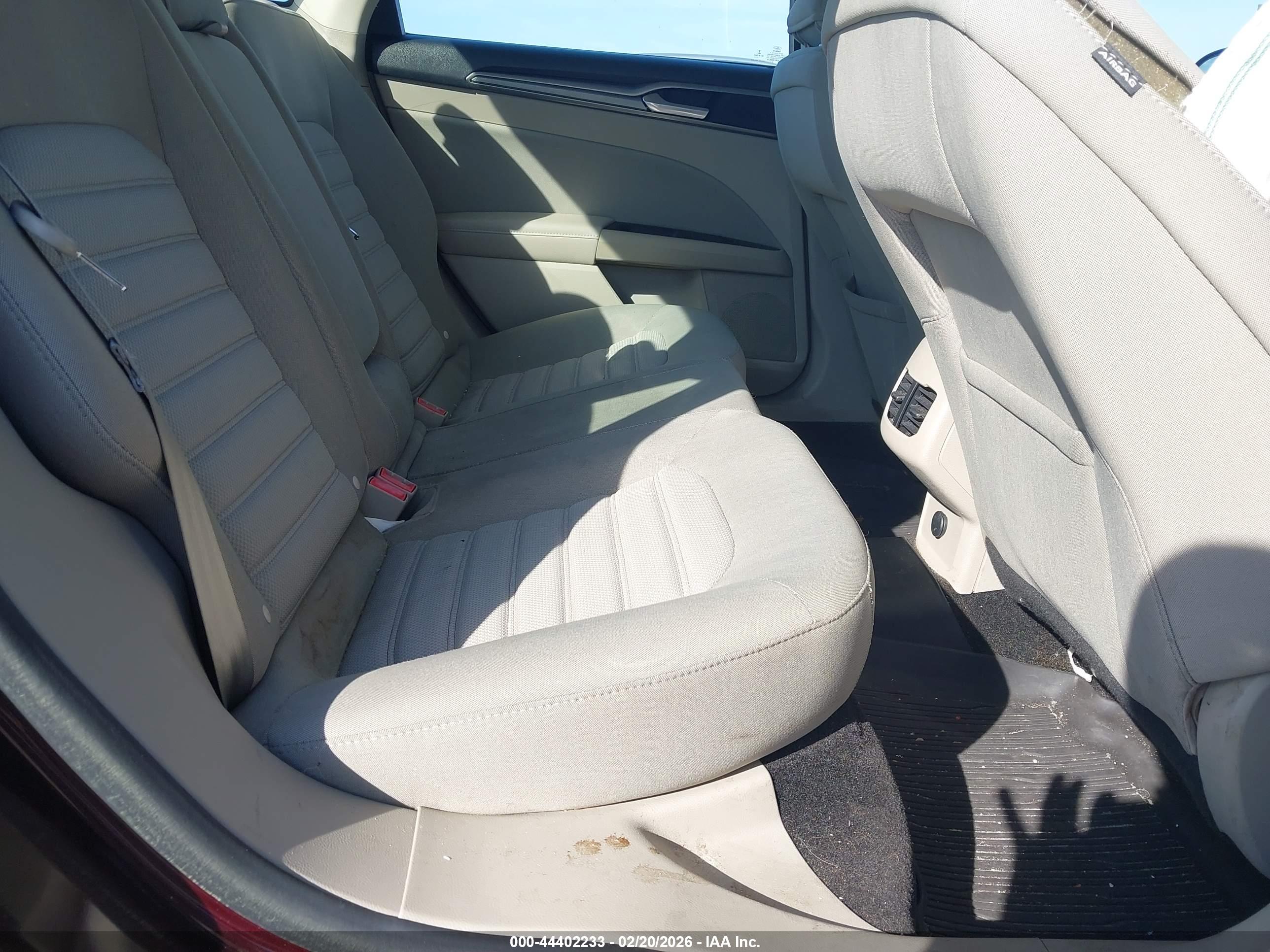 FORD FUSION image 8
