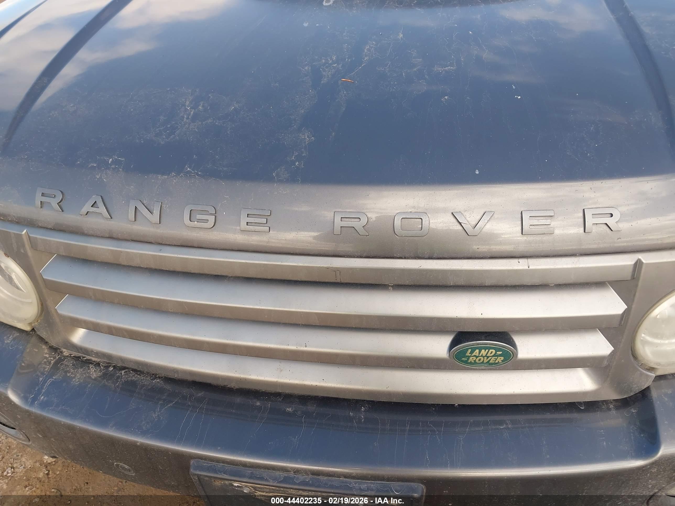 LAND ROVER image 6