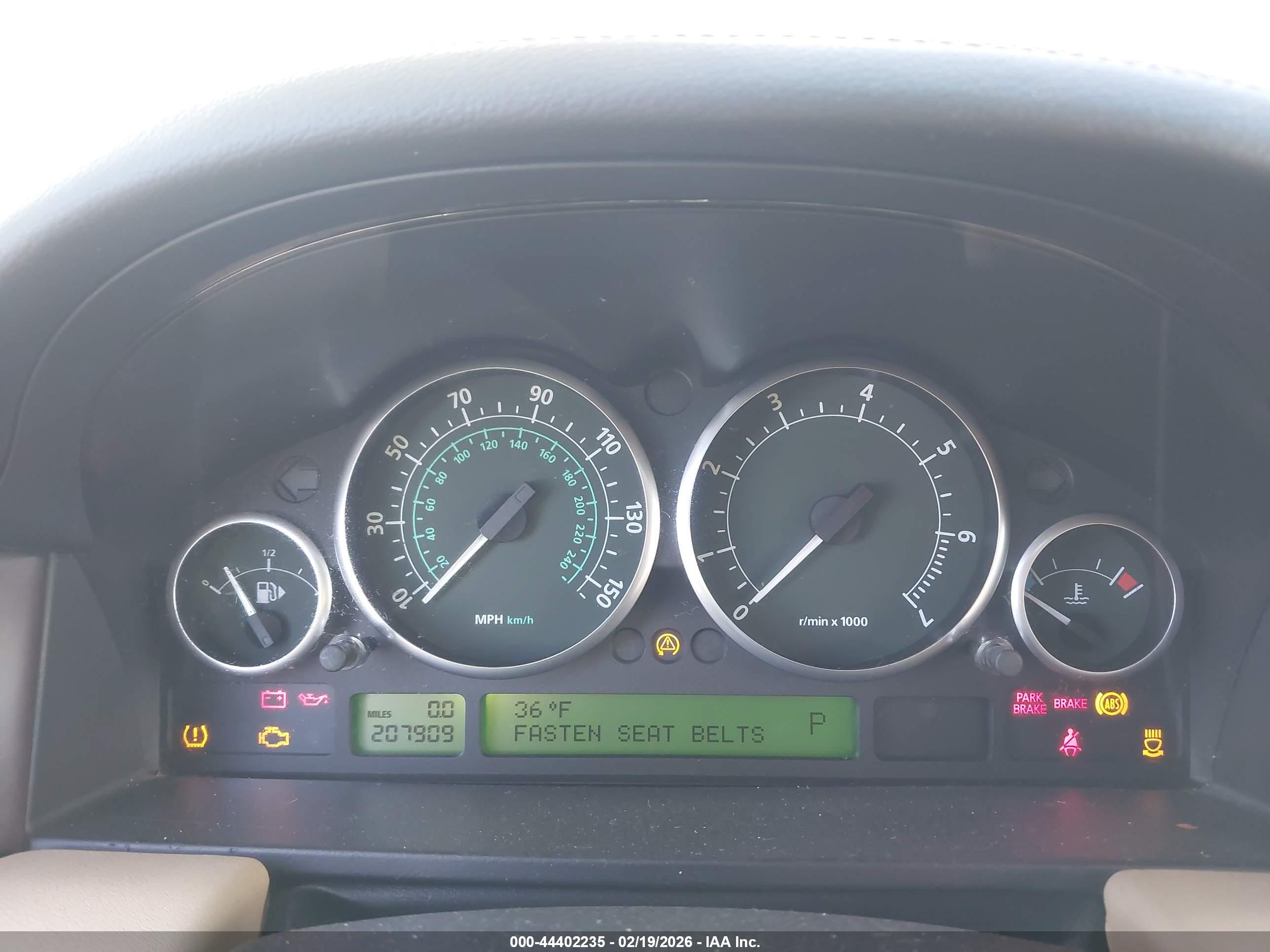 LAND ROVER image 7
