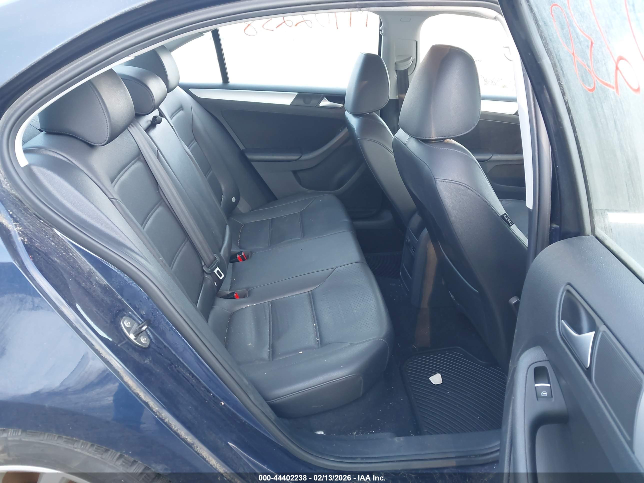 VOLKSWAGEN JETTA image 8