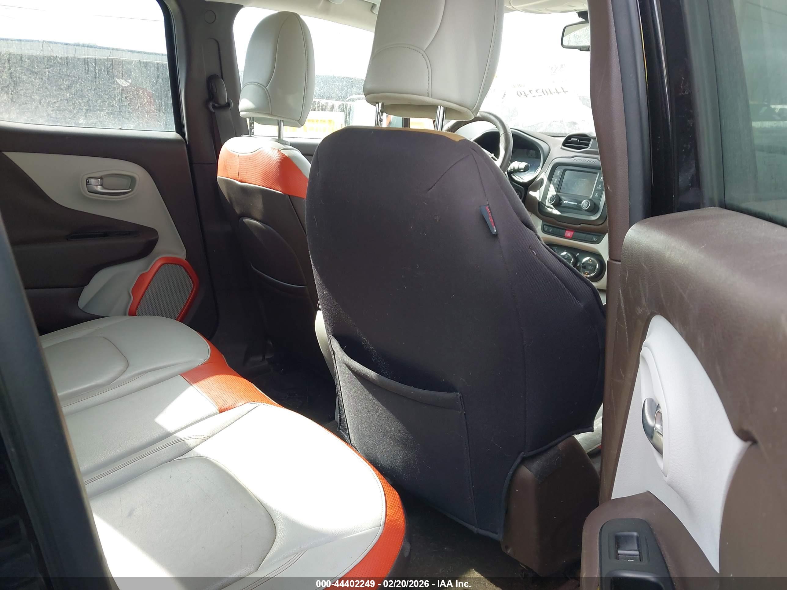JEEP RENEGADE image 8
