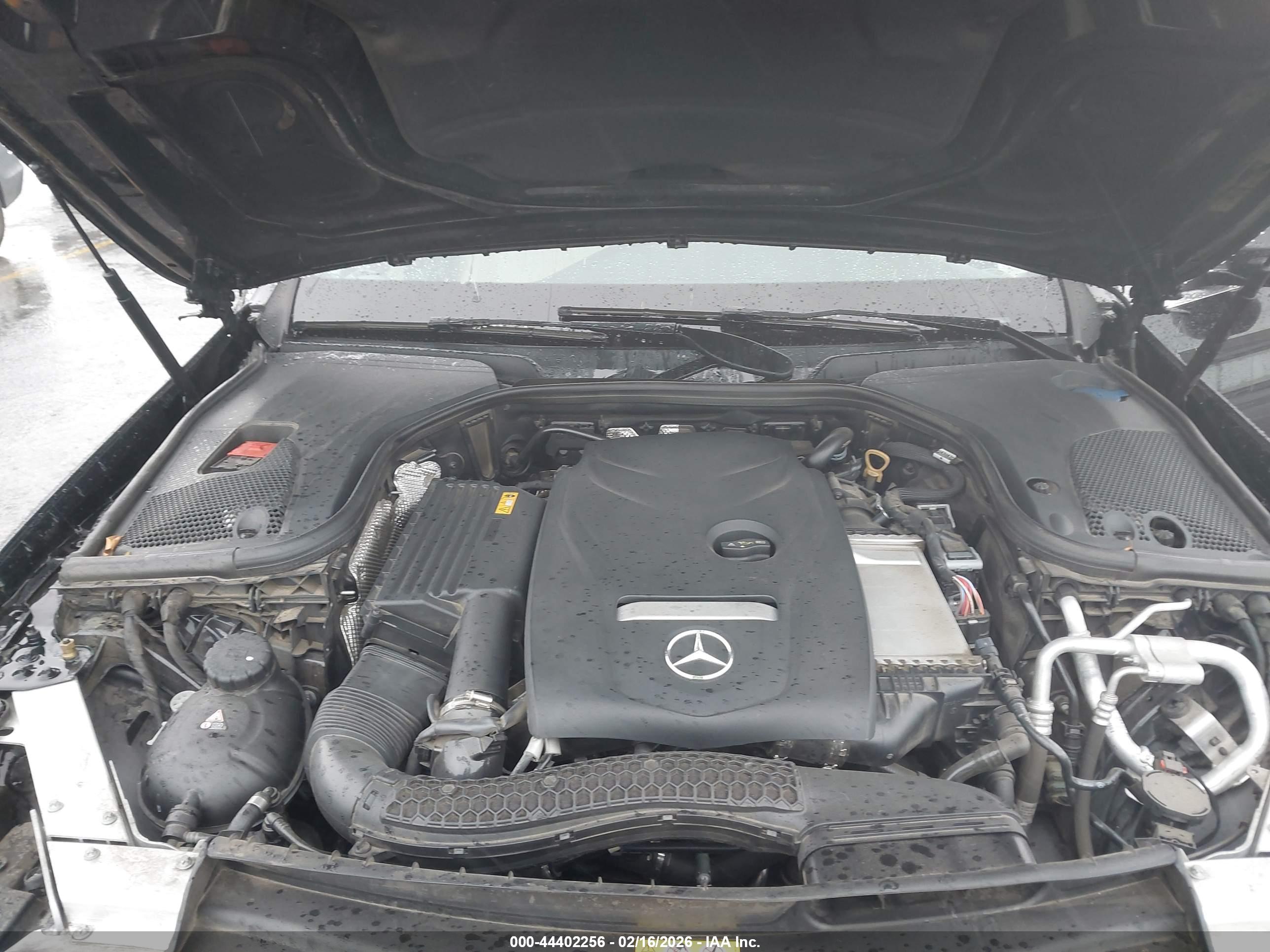 MERCEDES-BENZ E image 10