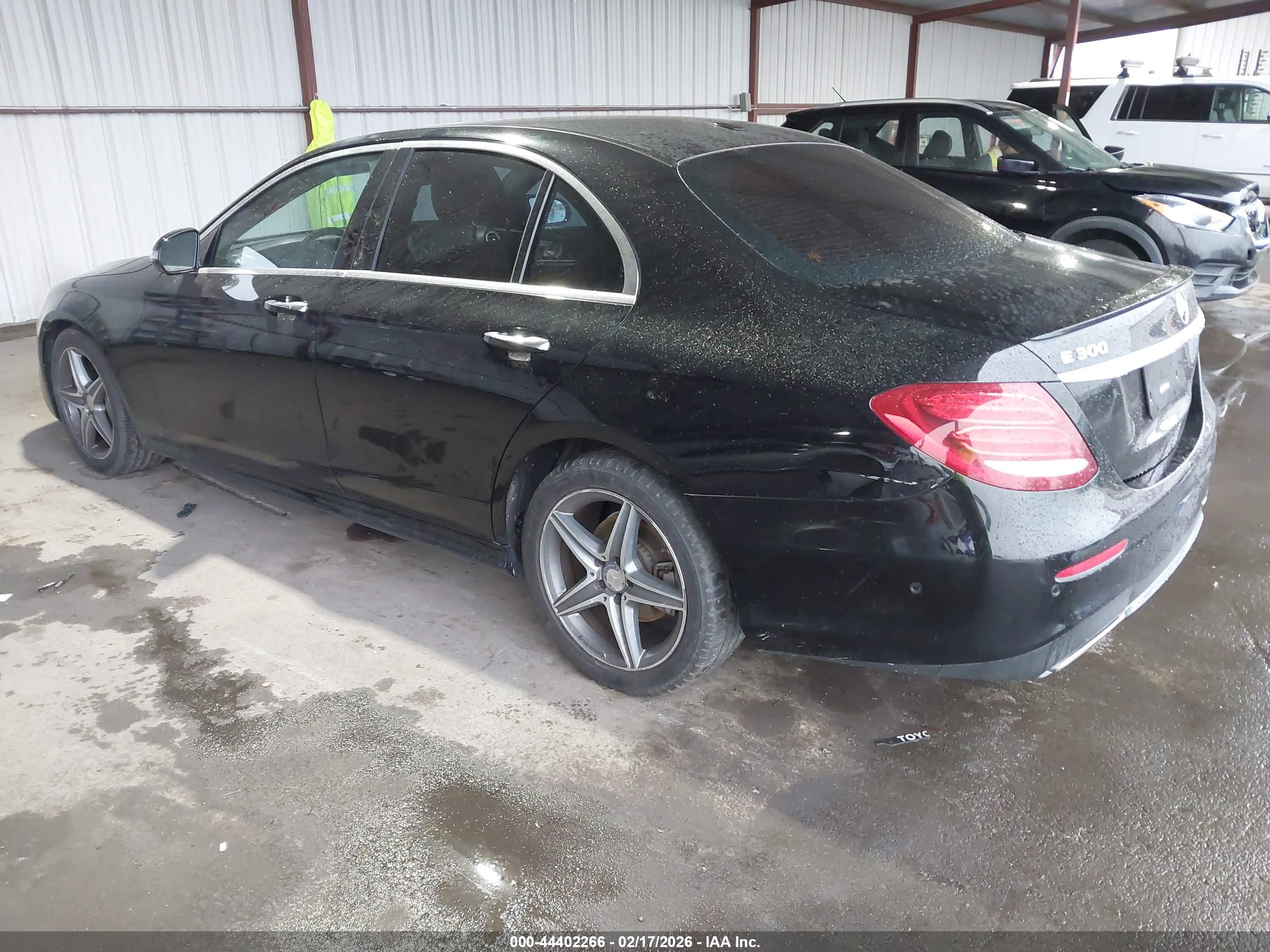MERCEDES-BENZ E image 3
