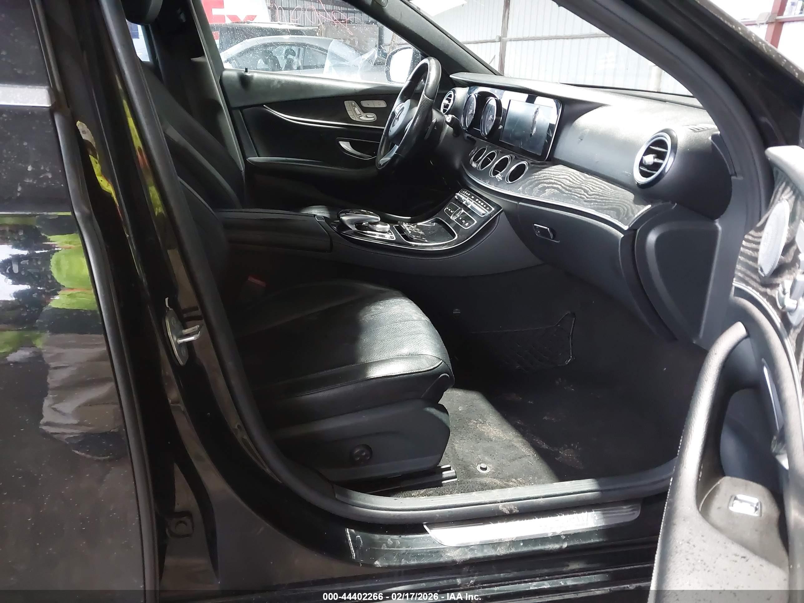 MERCEDES-BENZ E image 5