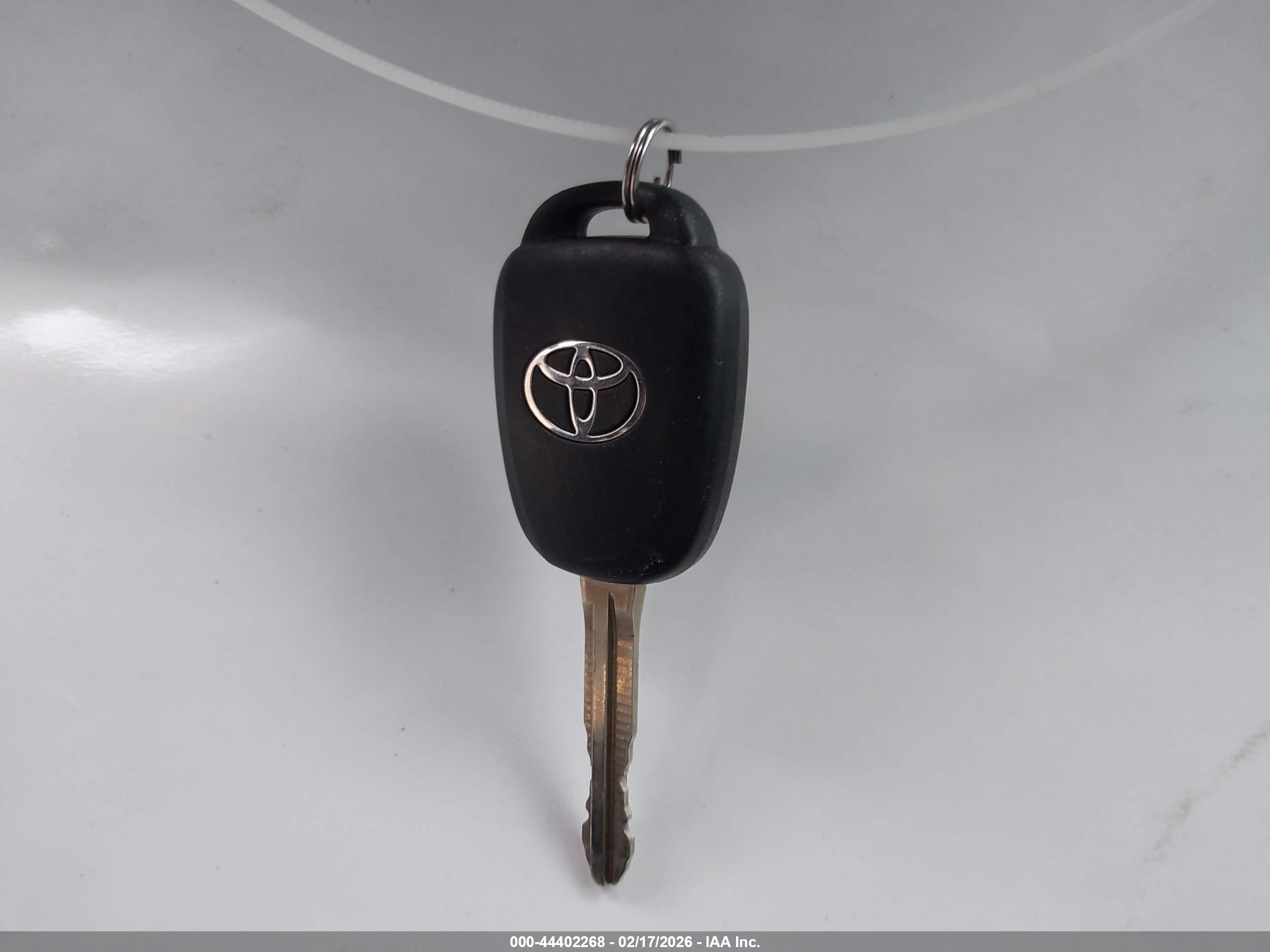 TOYOTA COROLLA image 11