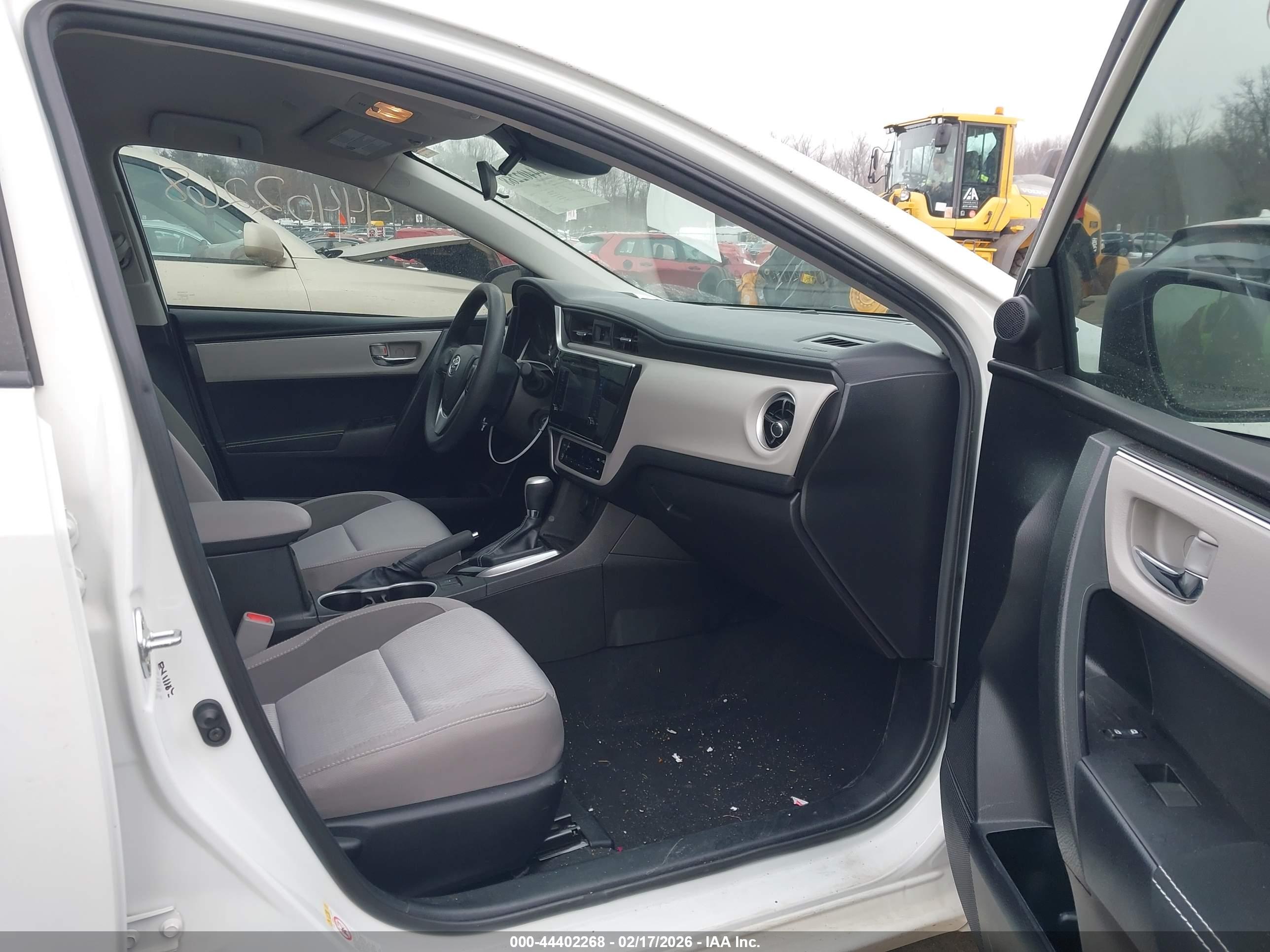 TOYOTA COROLLA image 5