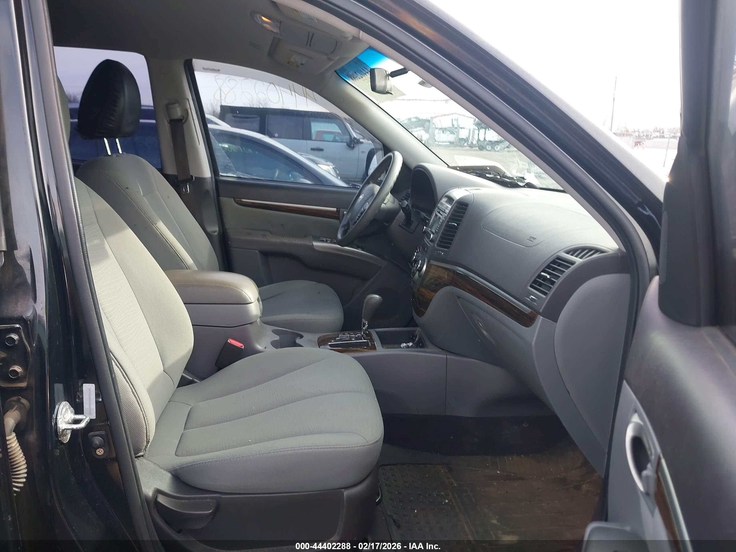 HYUNDAI SANTA image 5