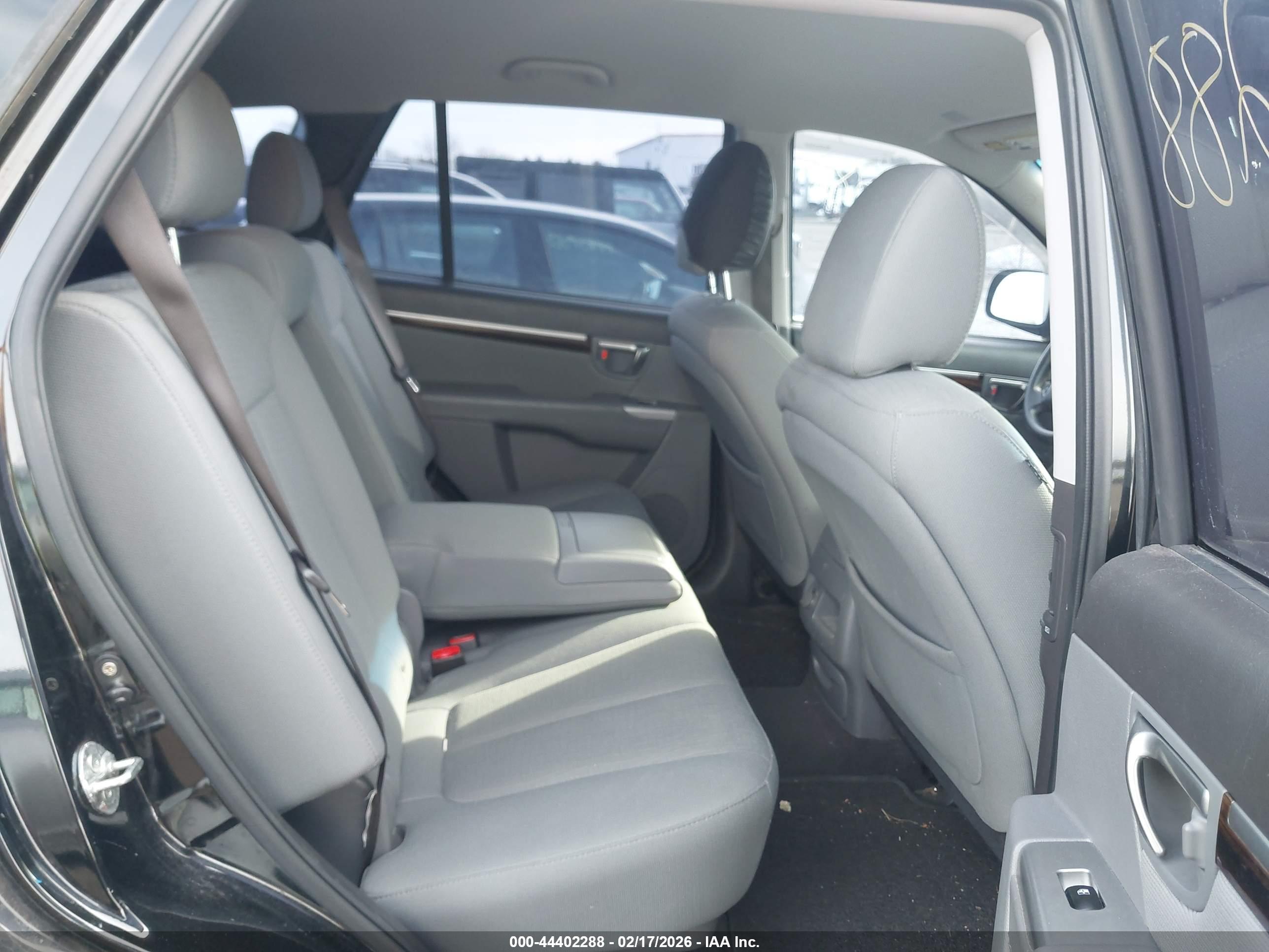 HYUNDAI SANTA image 8