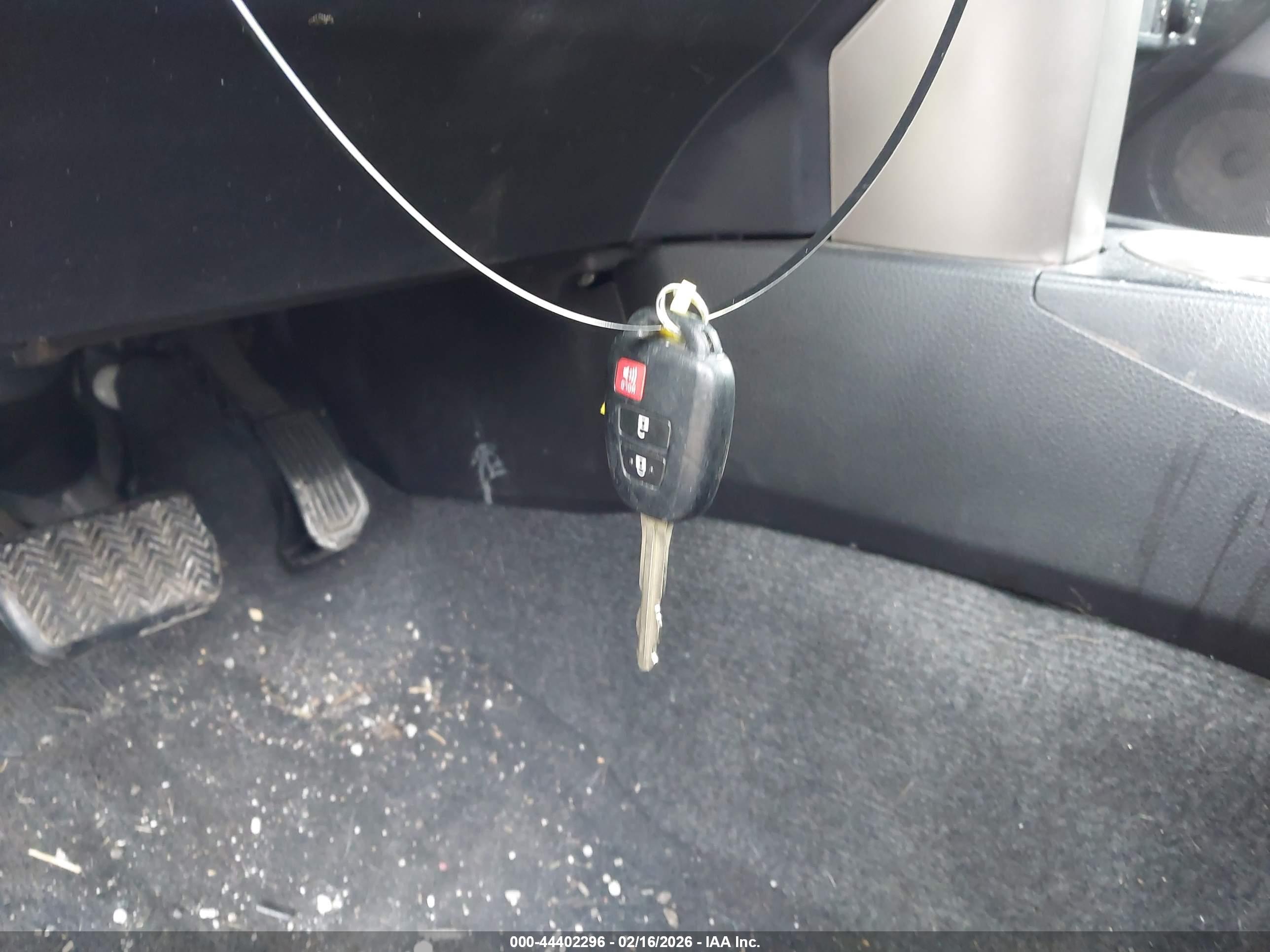 TOYOTA RAV4 image 11