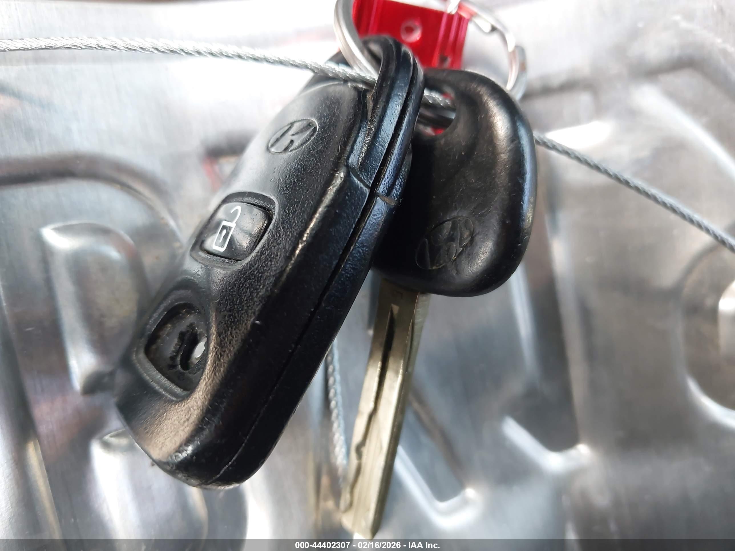 HYUNDAI TUCSON image 11