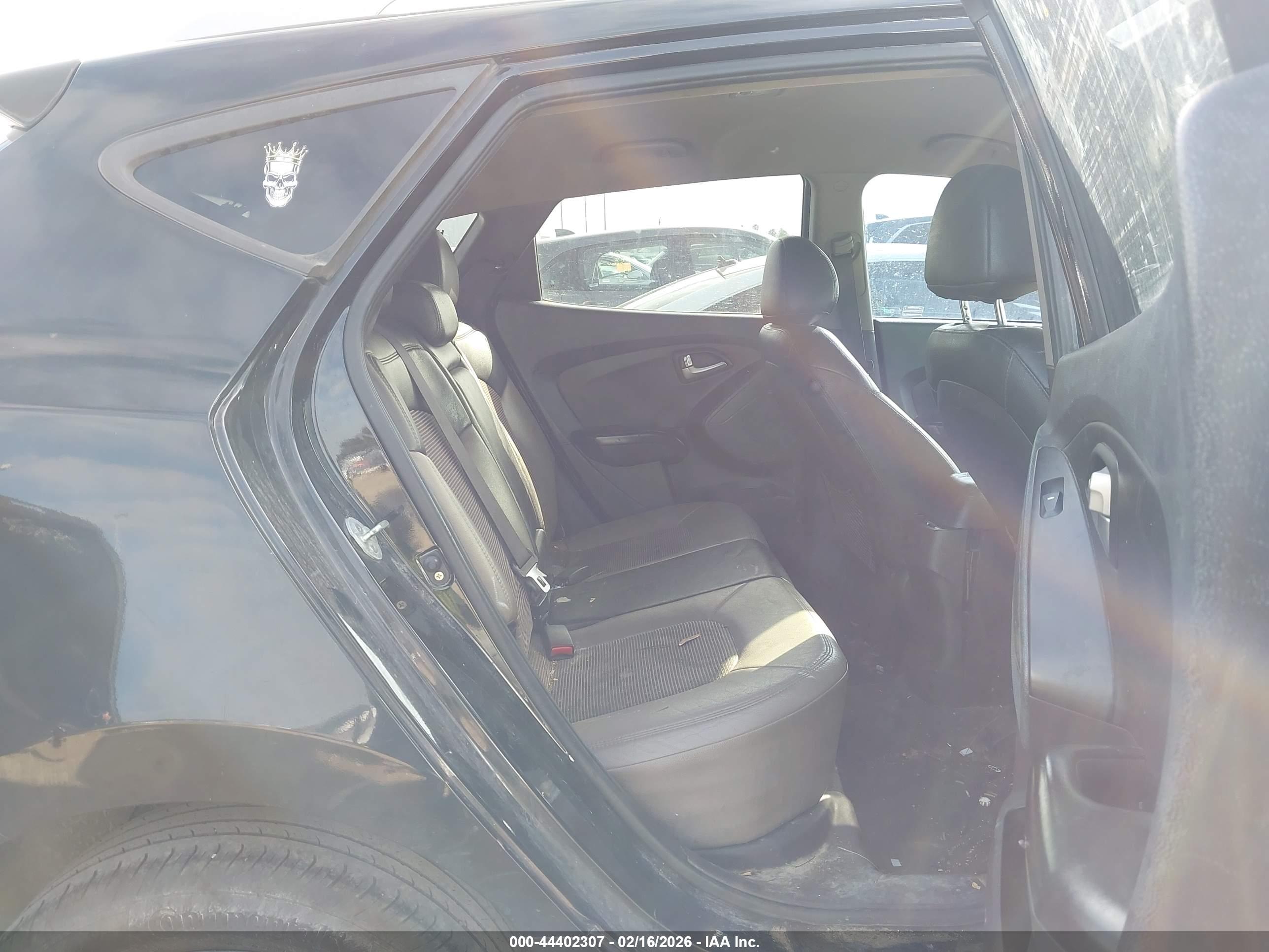 HYUNDAI TUCSON image 8