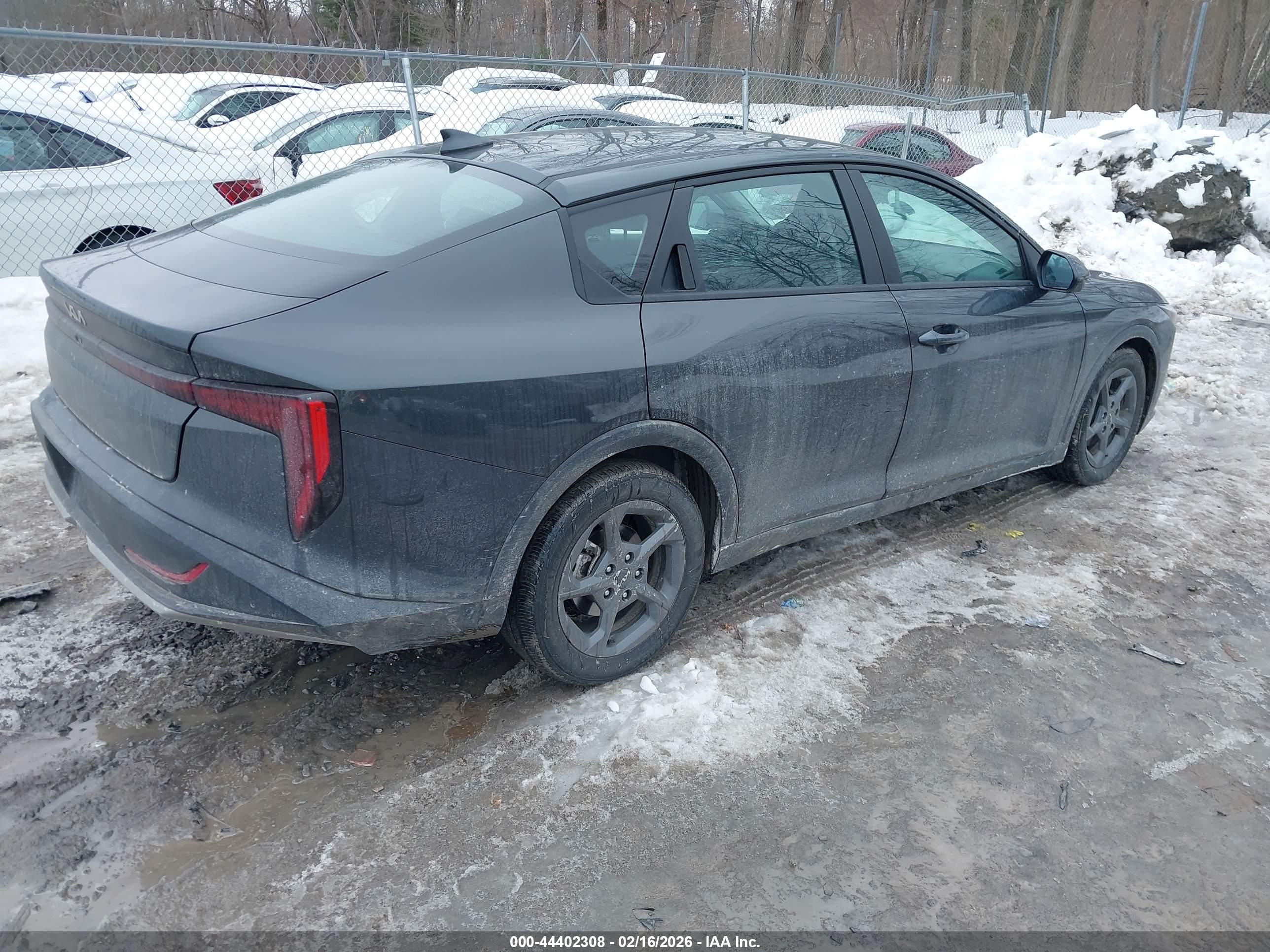KIA K4 image 4