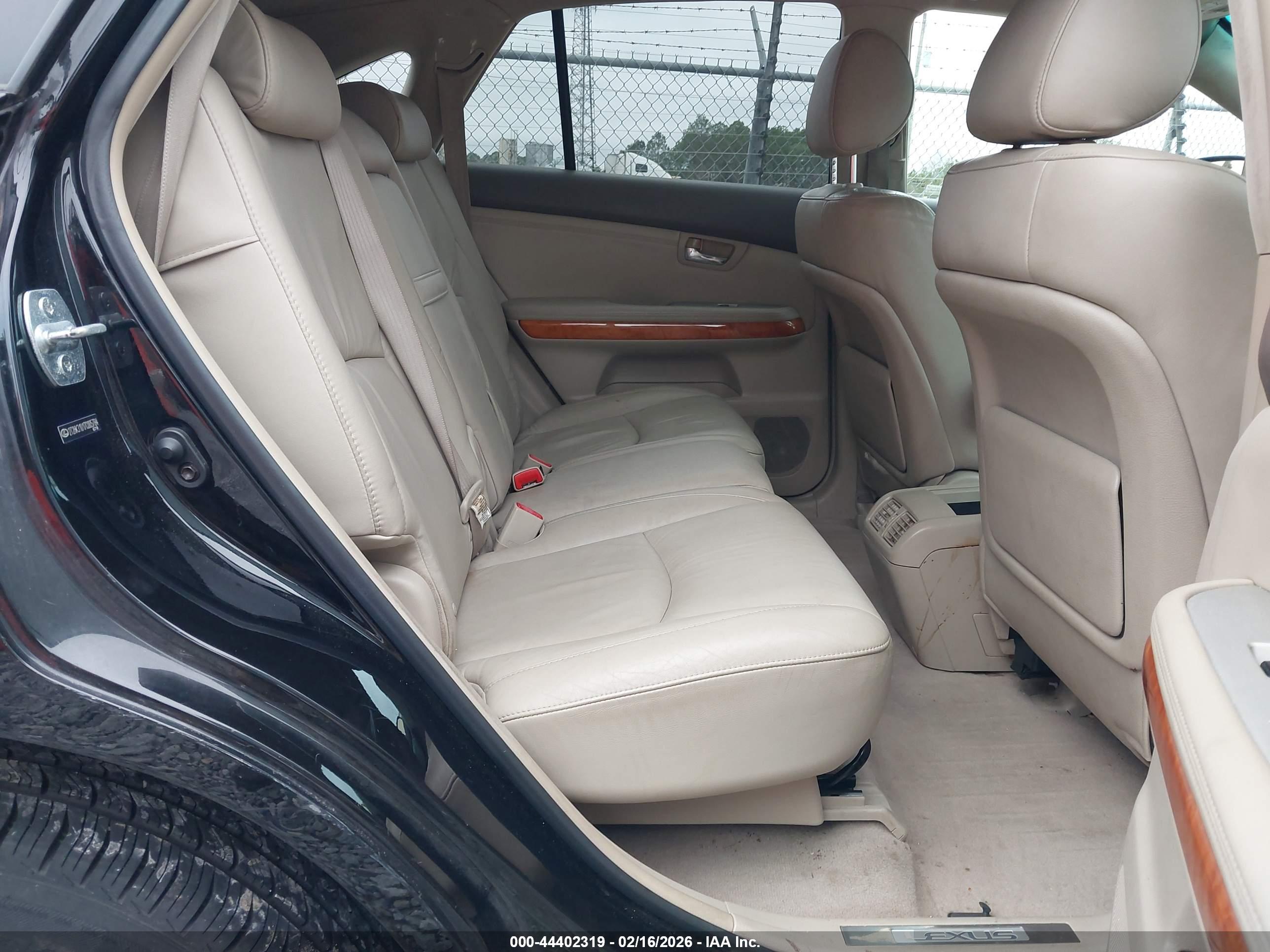LEXUS RX image 8