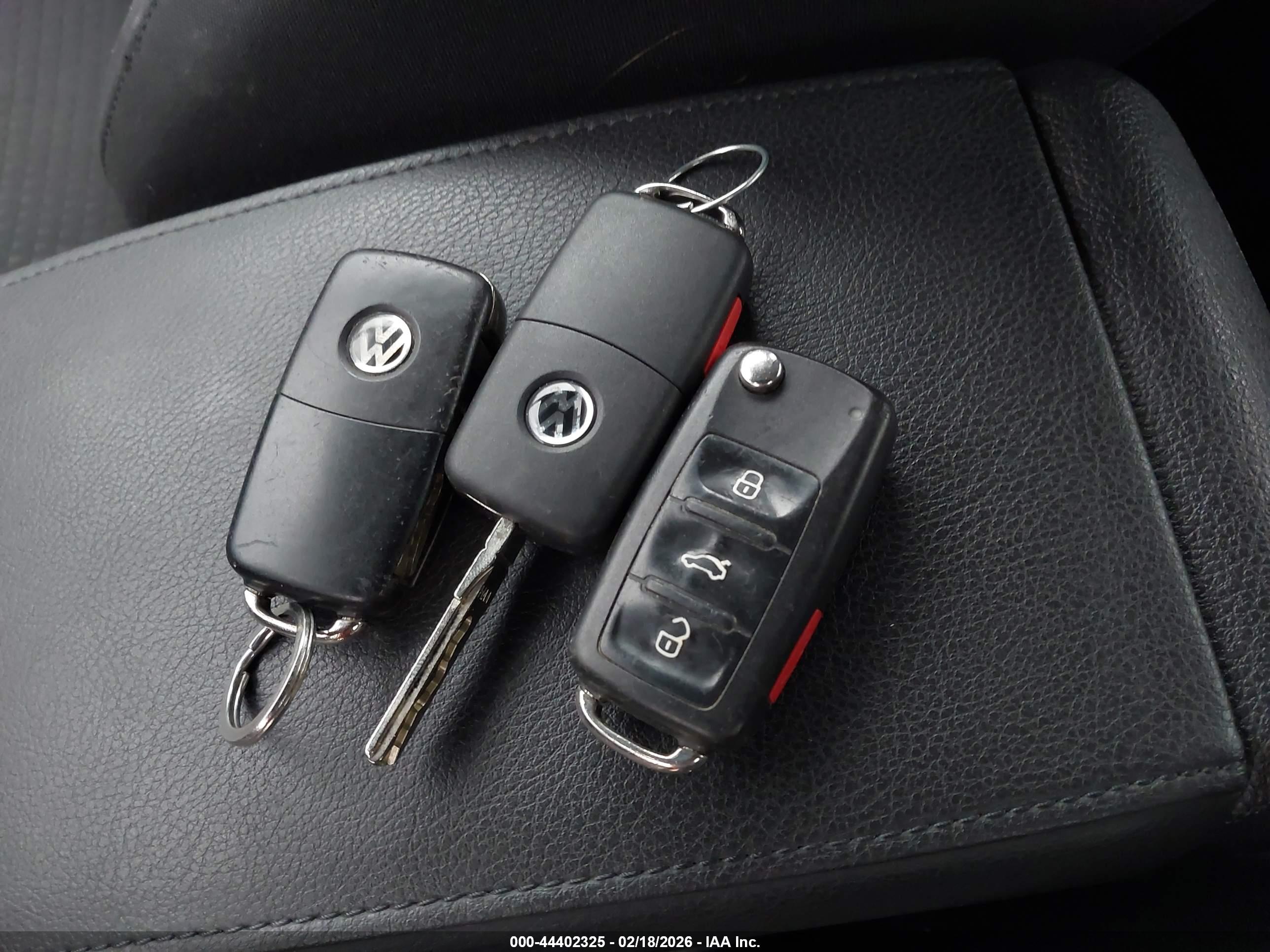 VOLKSWAGEN JETTA image 11