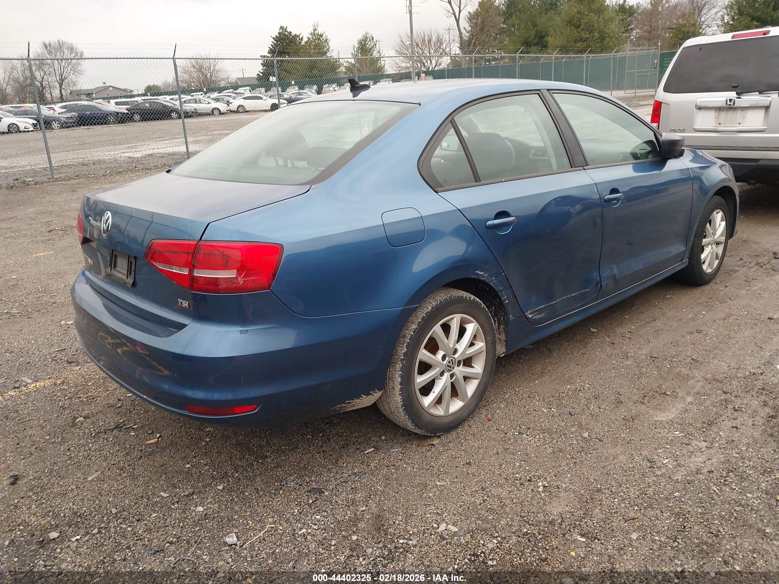 VOLKSWAGEN JETTA image 4