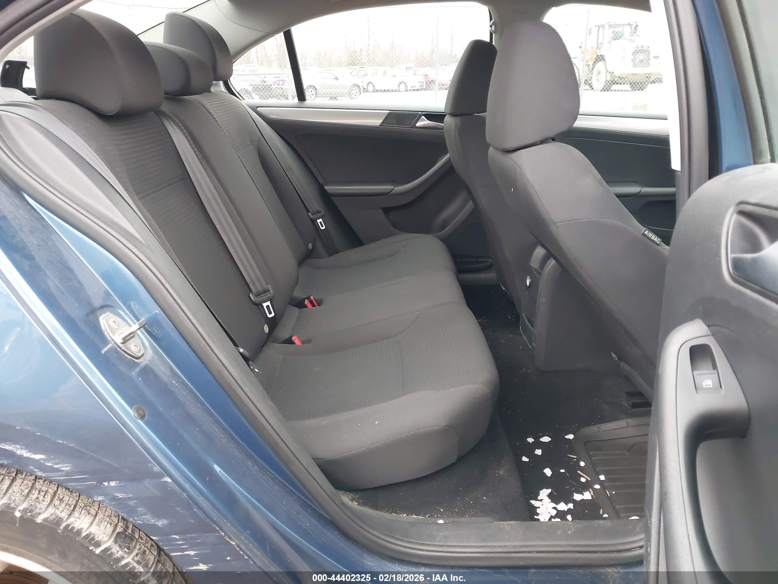 VOLKSWAGEN JETTA image 8