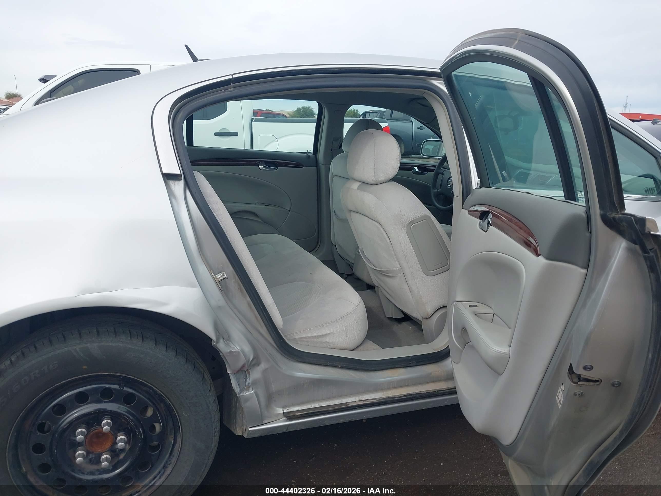 BUICK LUCERNE image 8