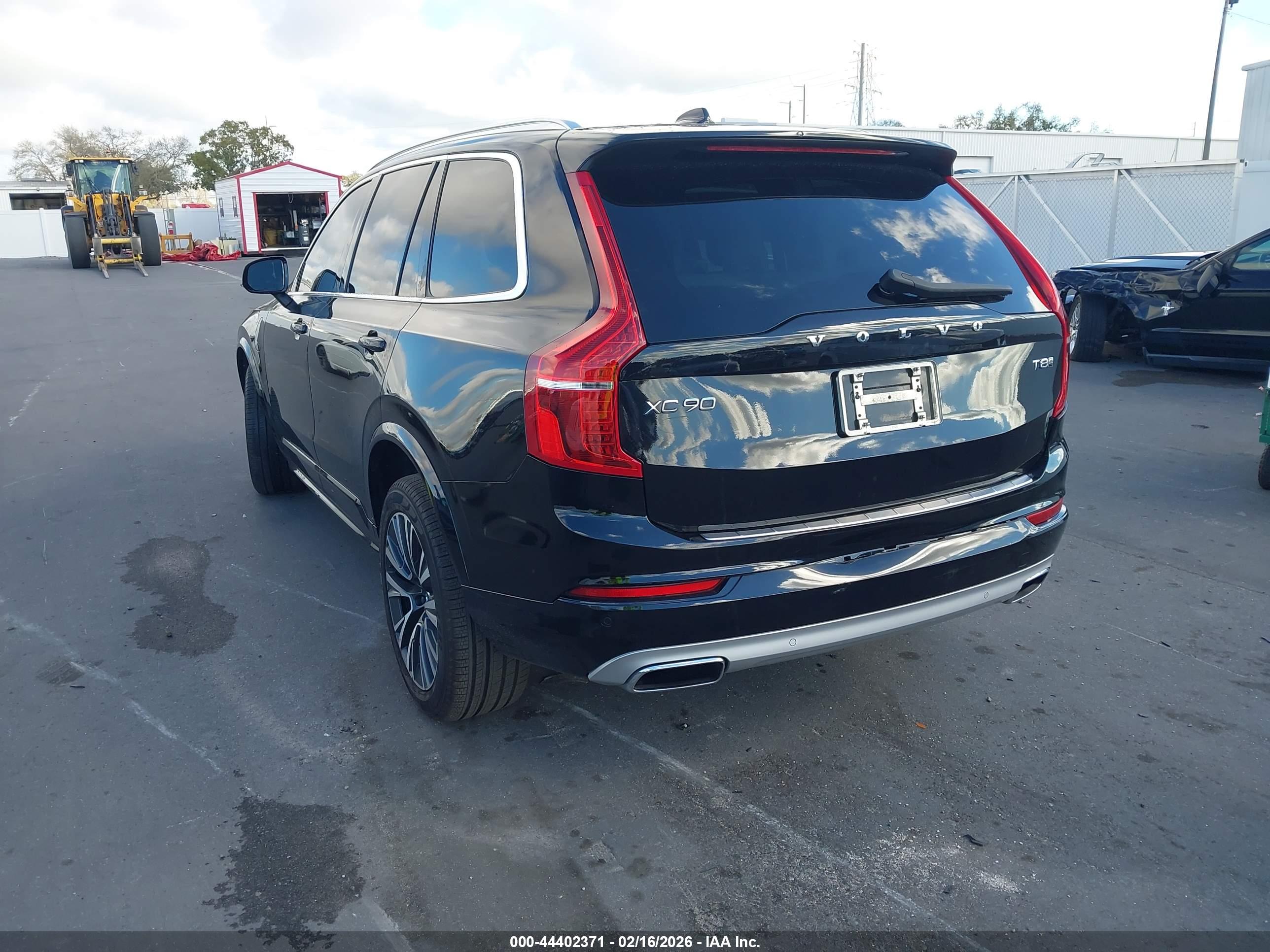 VOLVO XC90 image 3