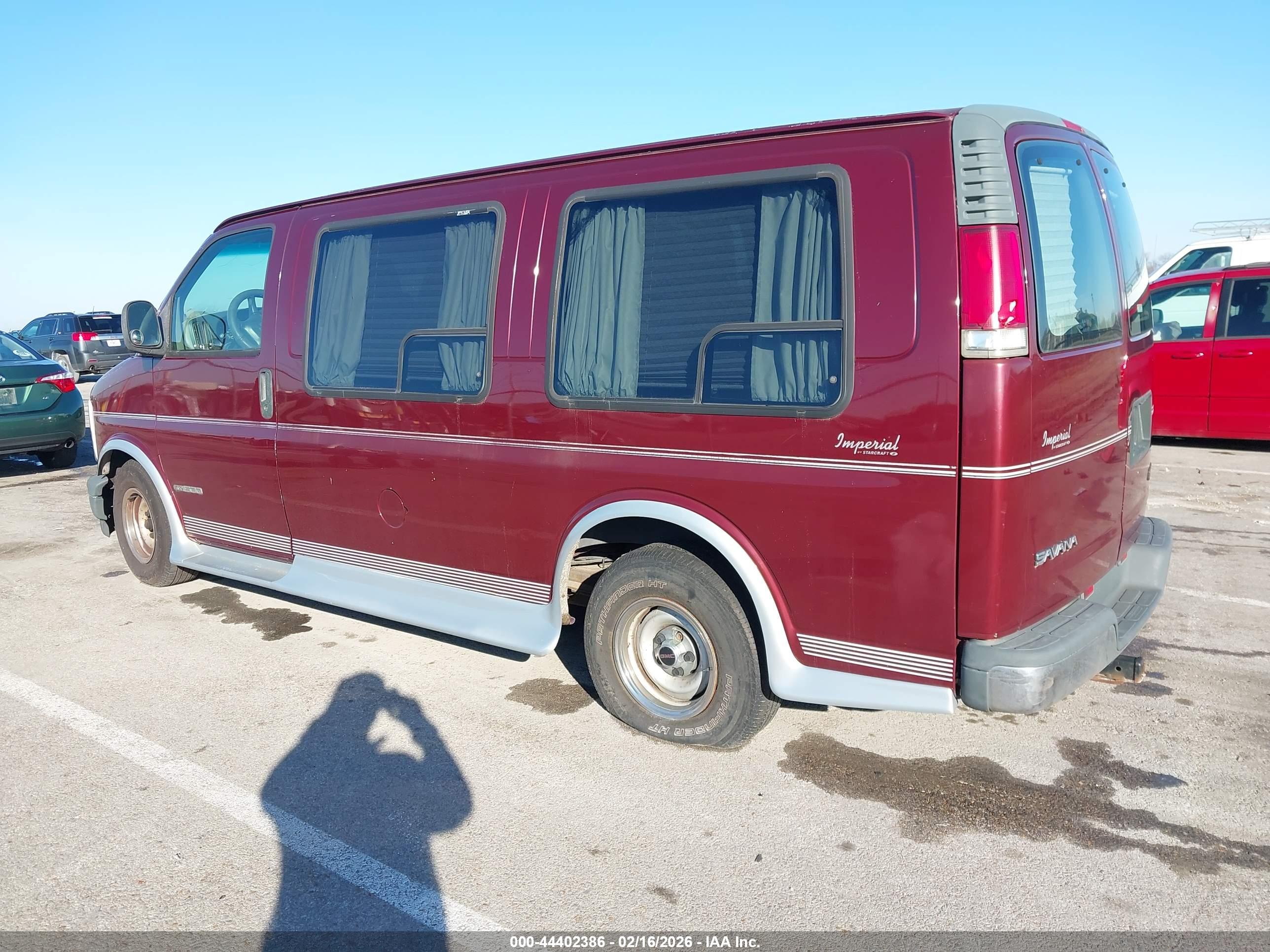 GMC SAVANA image 3