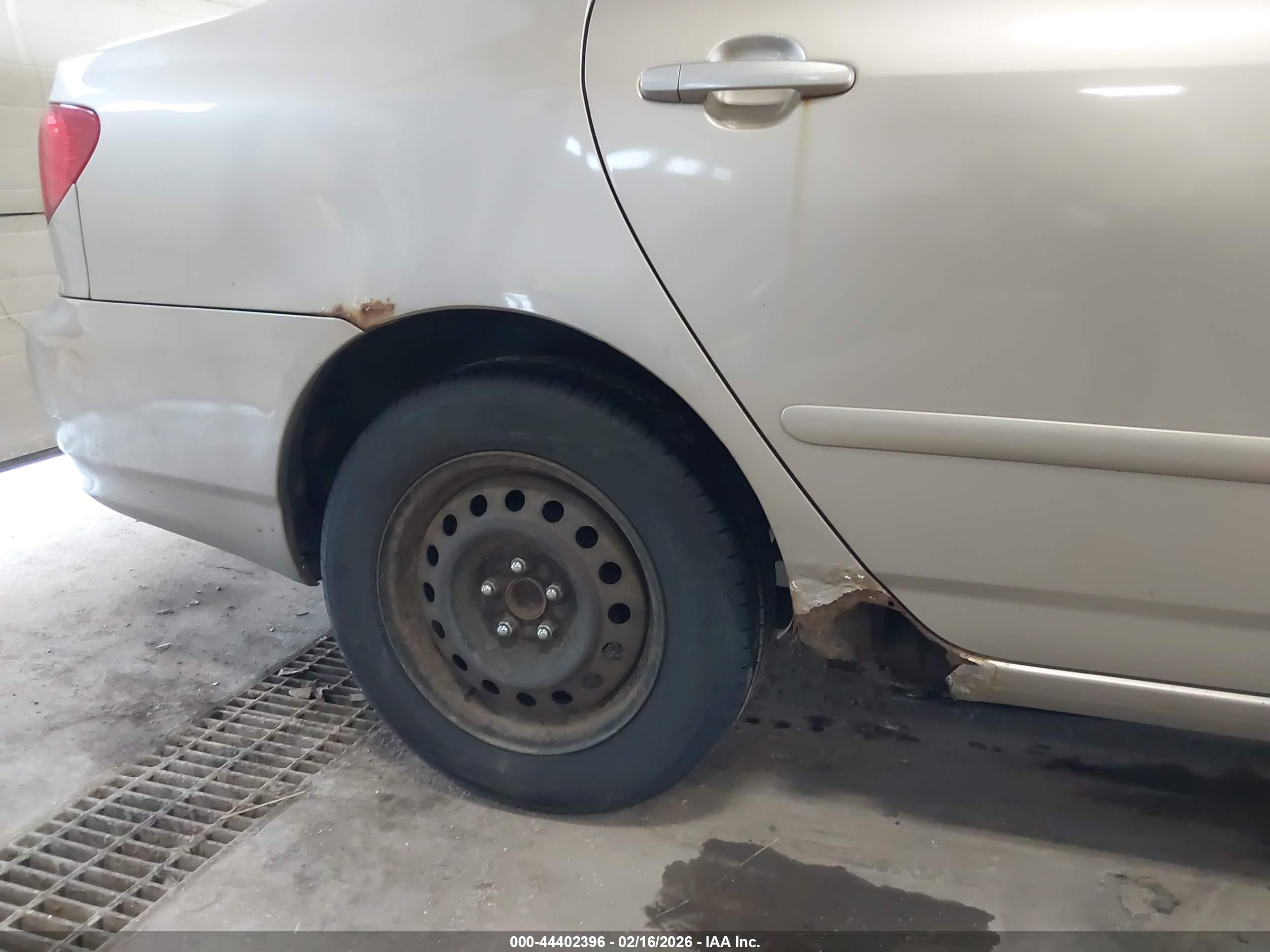 TOYOTA COROLLA image 6