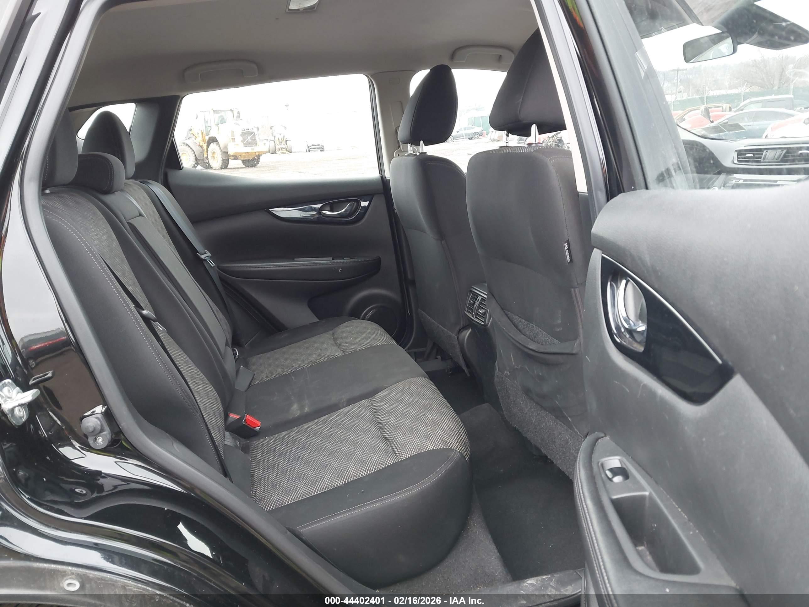 NISSAN ROGUE image 8