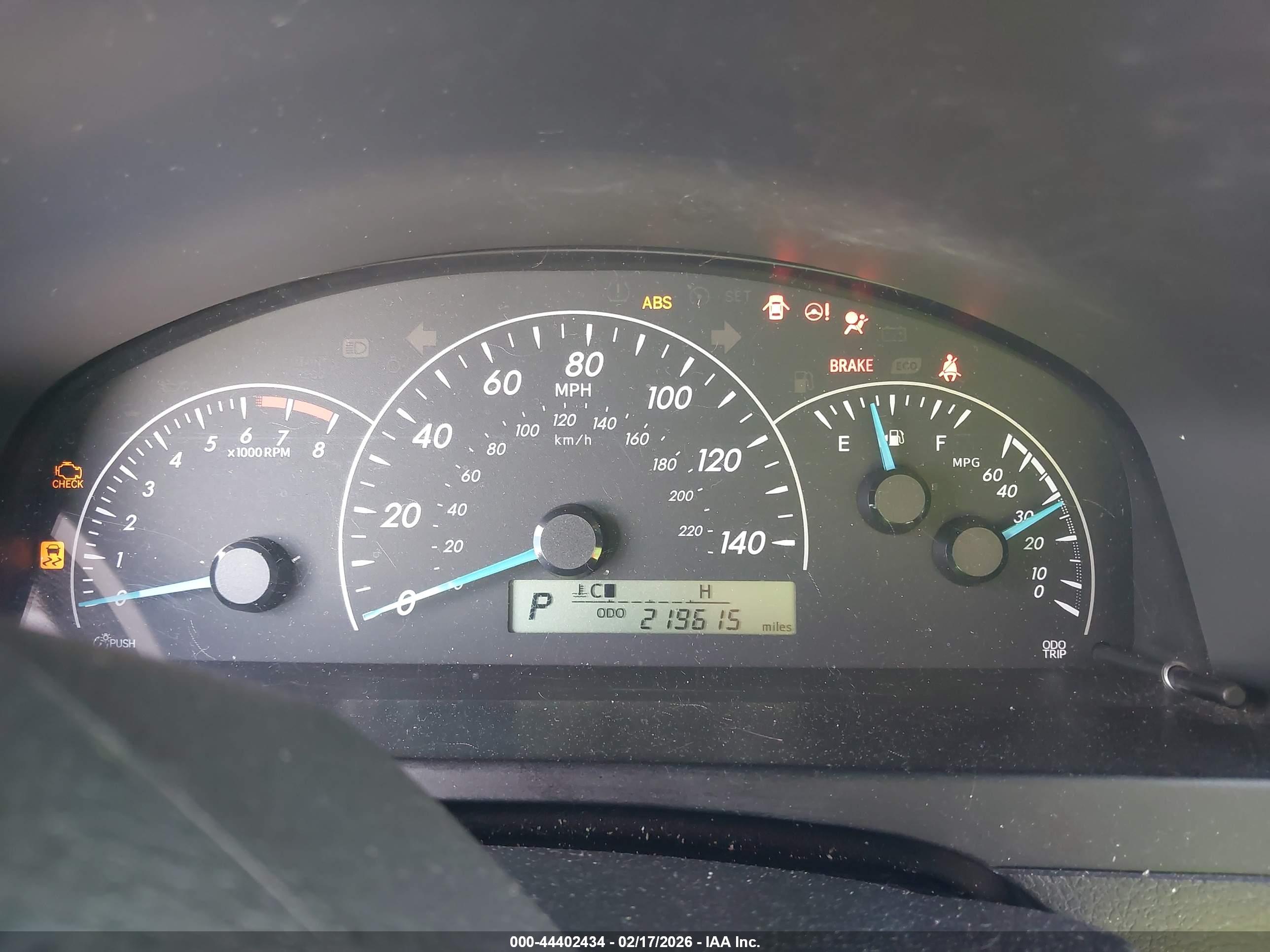 TOYOTA CAMRY image 7