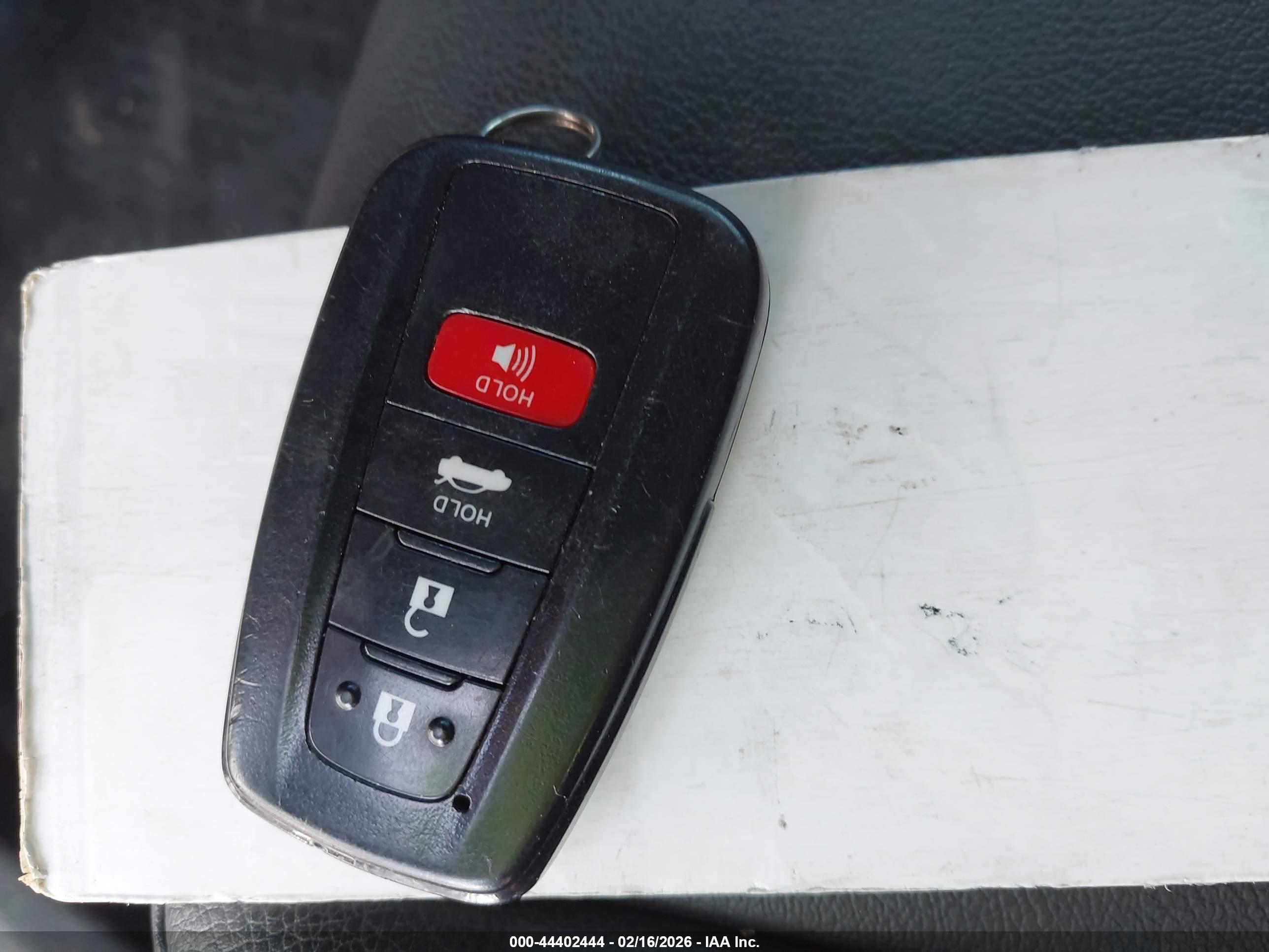TOYOTA CAMRY image 11