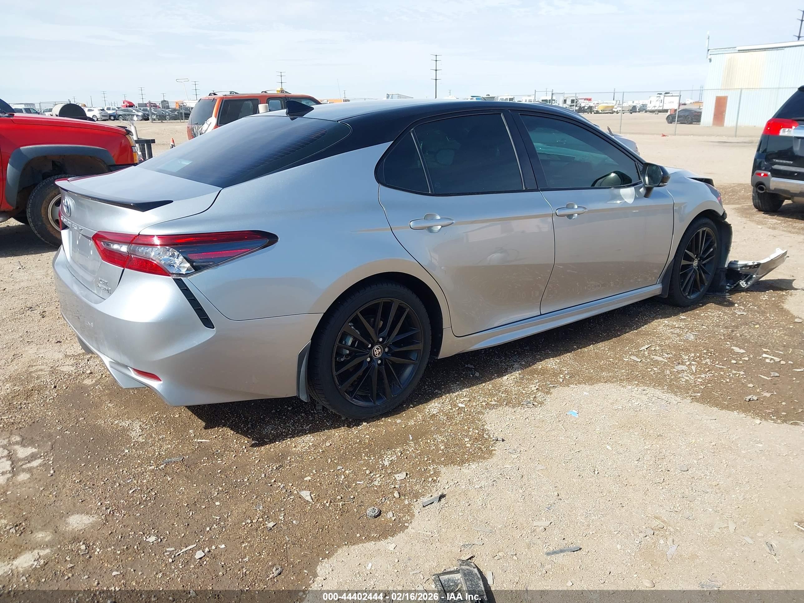TOYOTA CAMRY image 4
