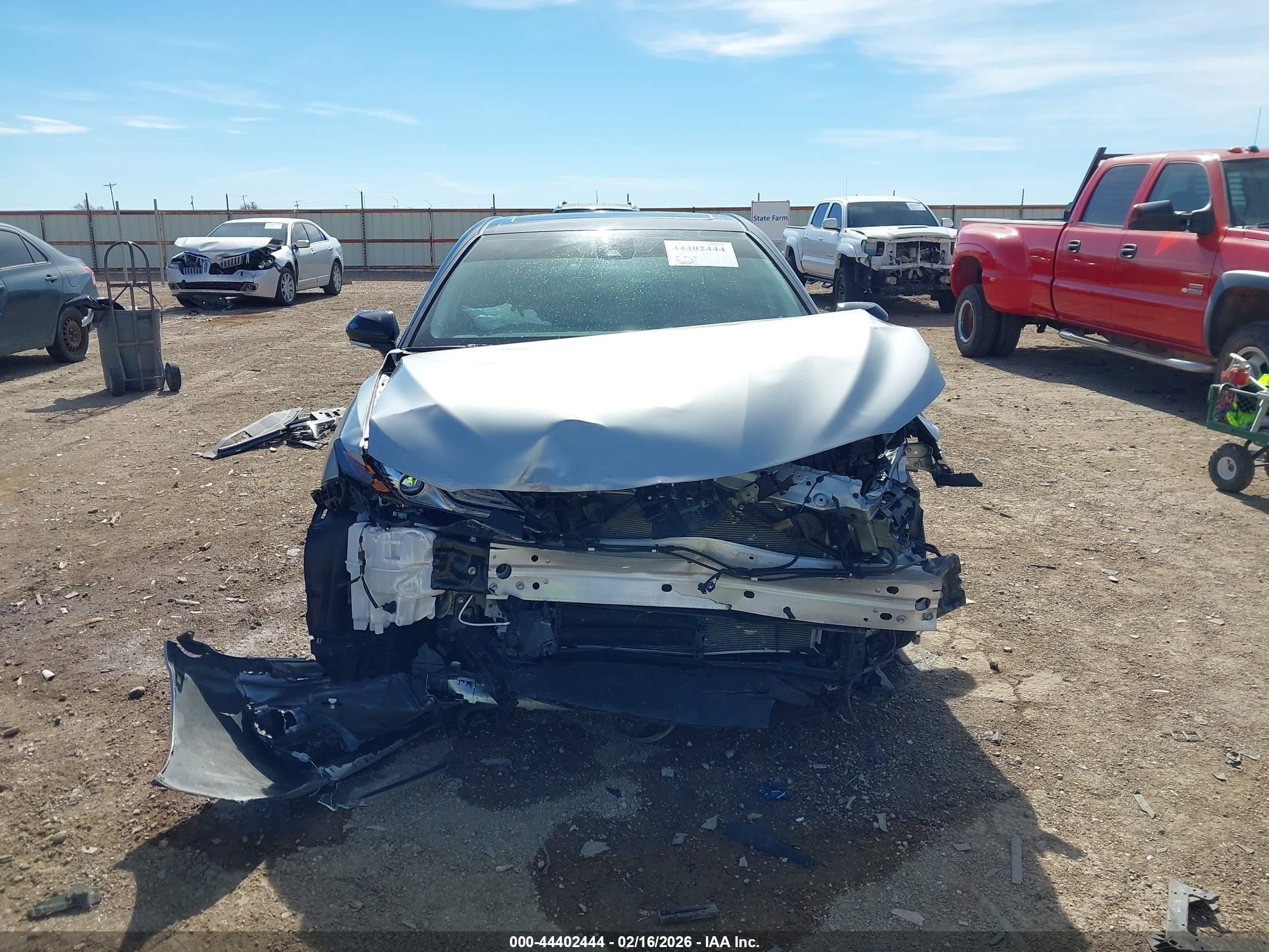 TOYOTA CAMRY image 6