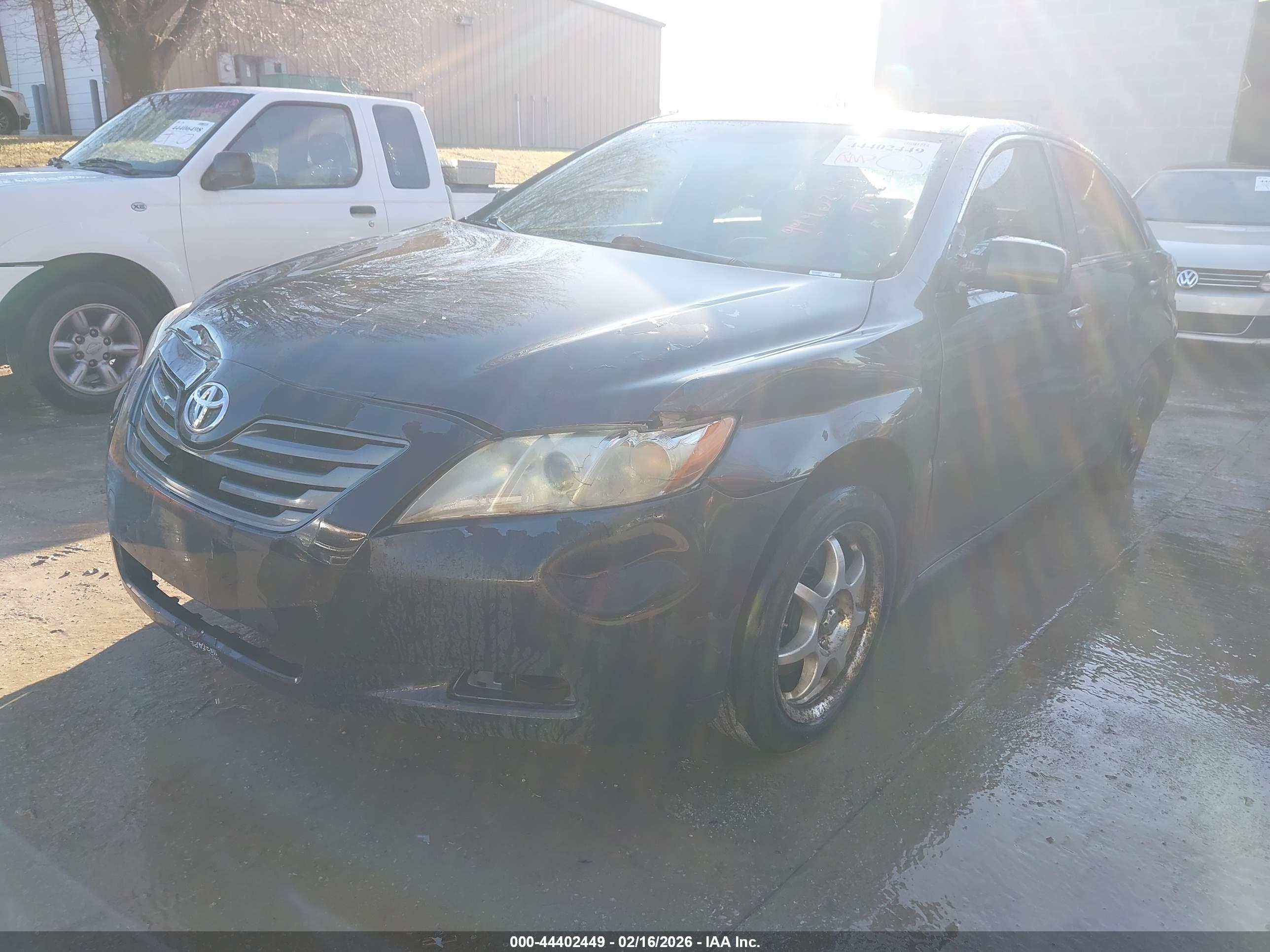 TOYOTA CAMRY image 2