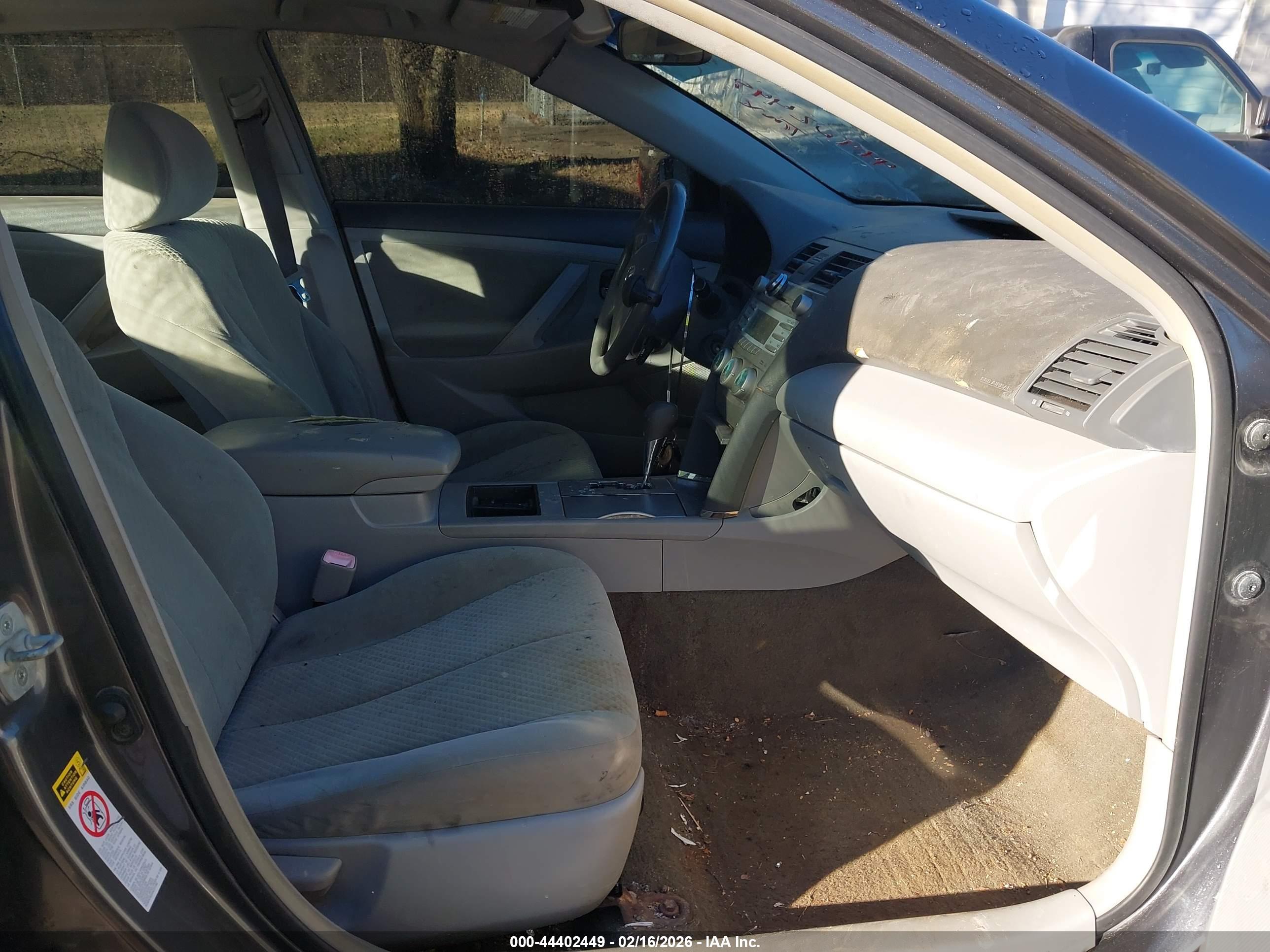 TOYOTA CAMRY image 5