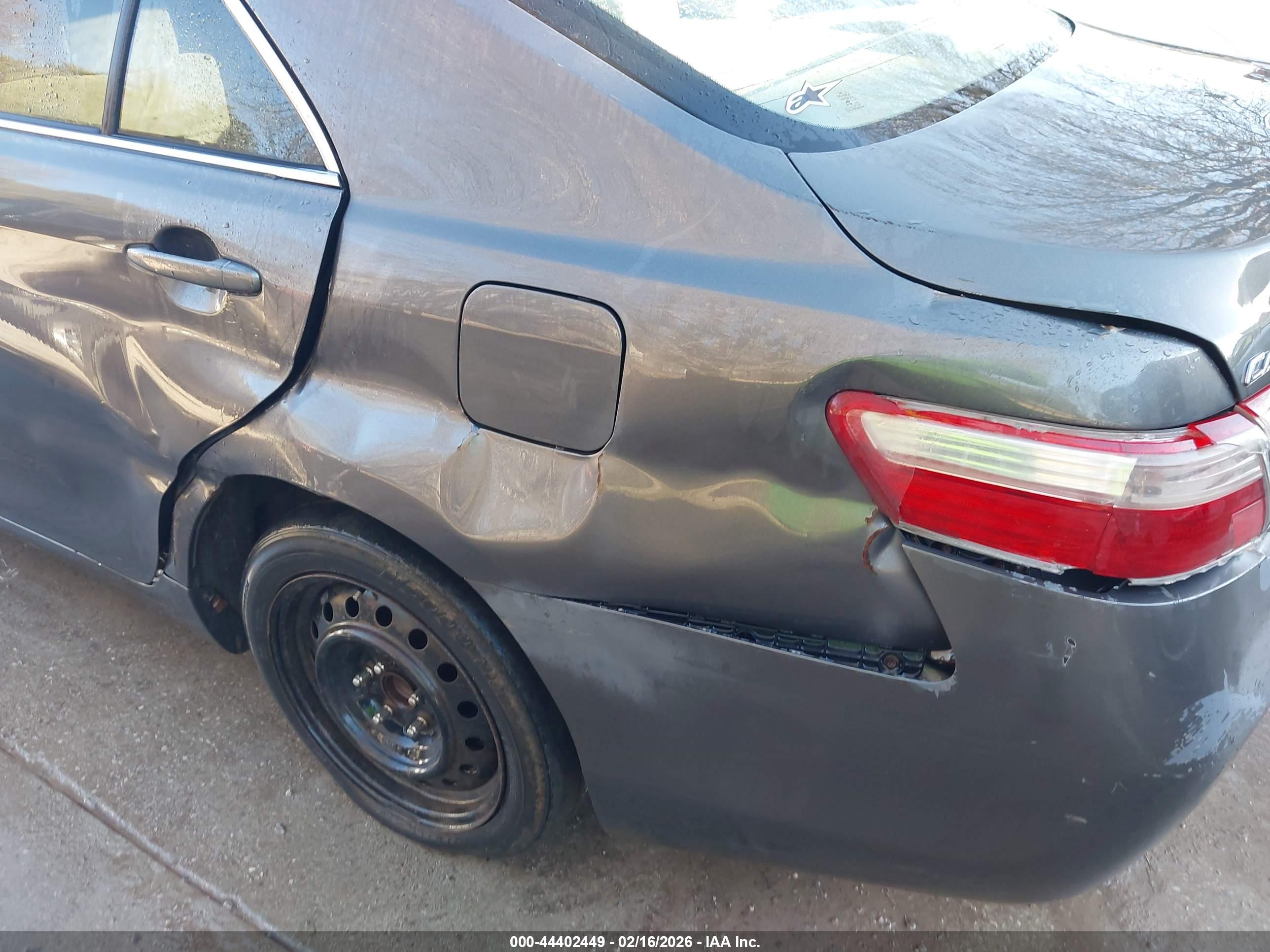 TOYOTA CAMRY image 6