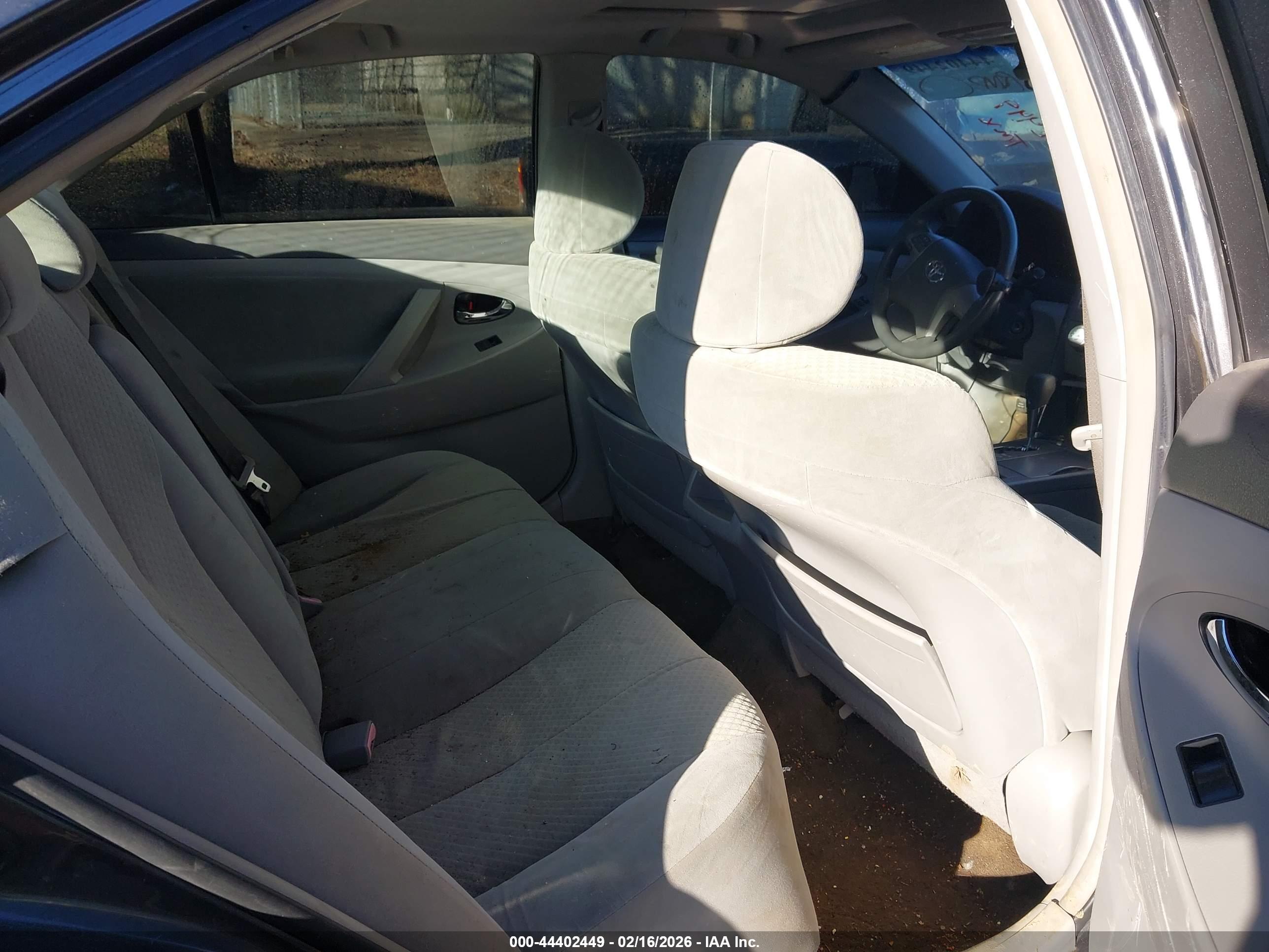 TOYOTA CAMRY image 8