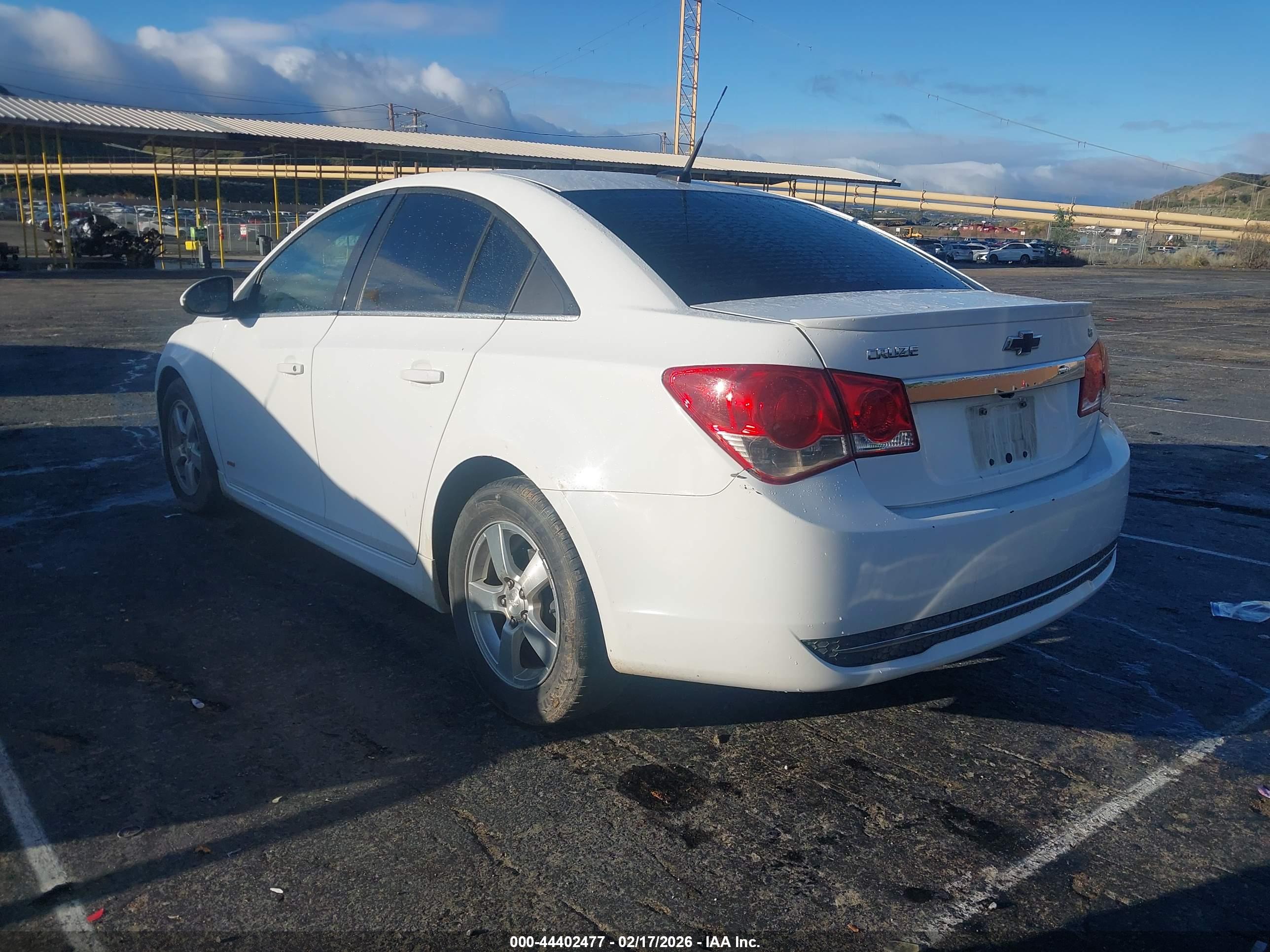 CHEVROLET CRUZE image 3