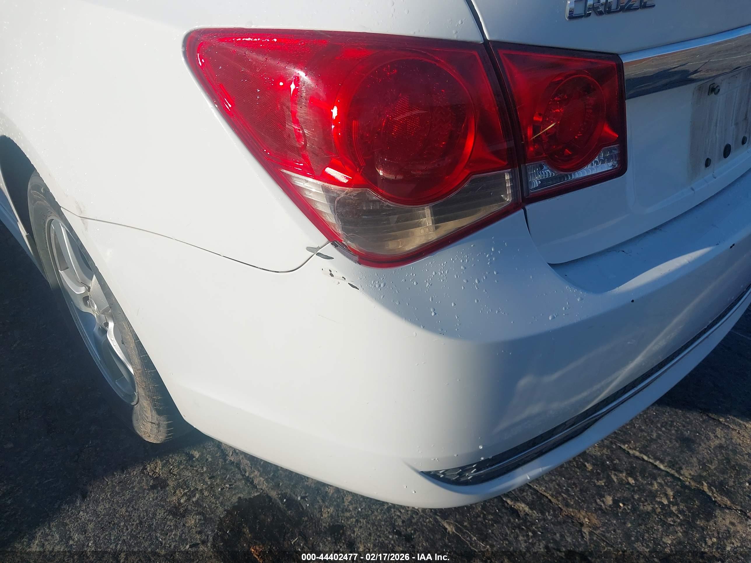 CHEVROLET CRUZE image 6