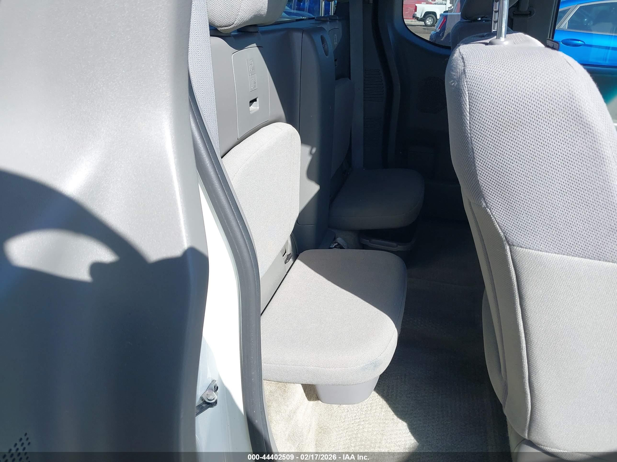 NISSAN FRONTIER image 8