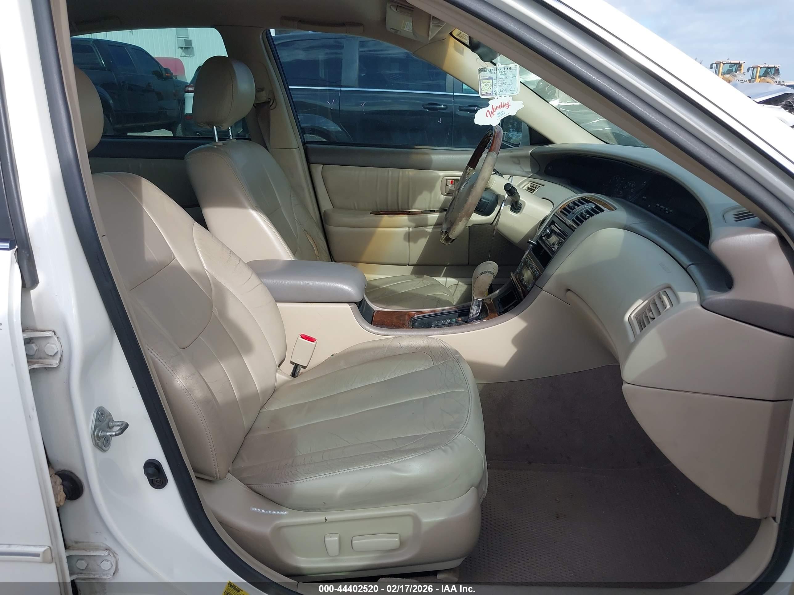 TOYOTA AVALON image 5