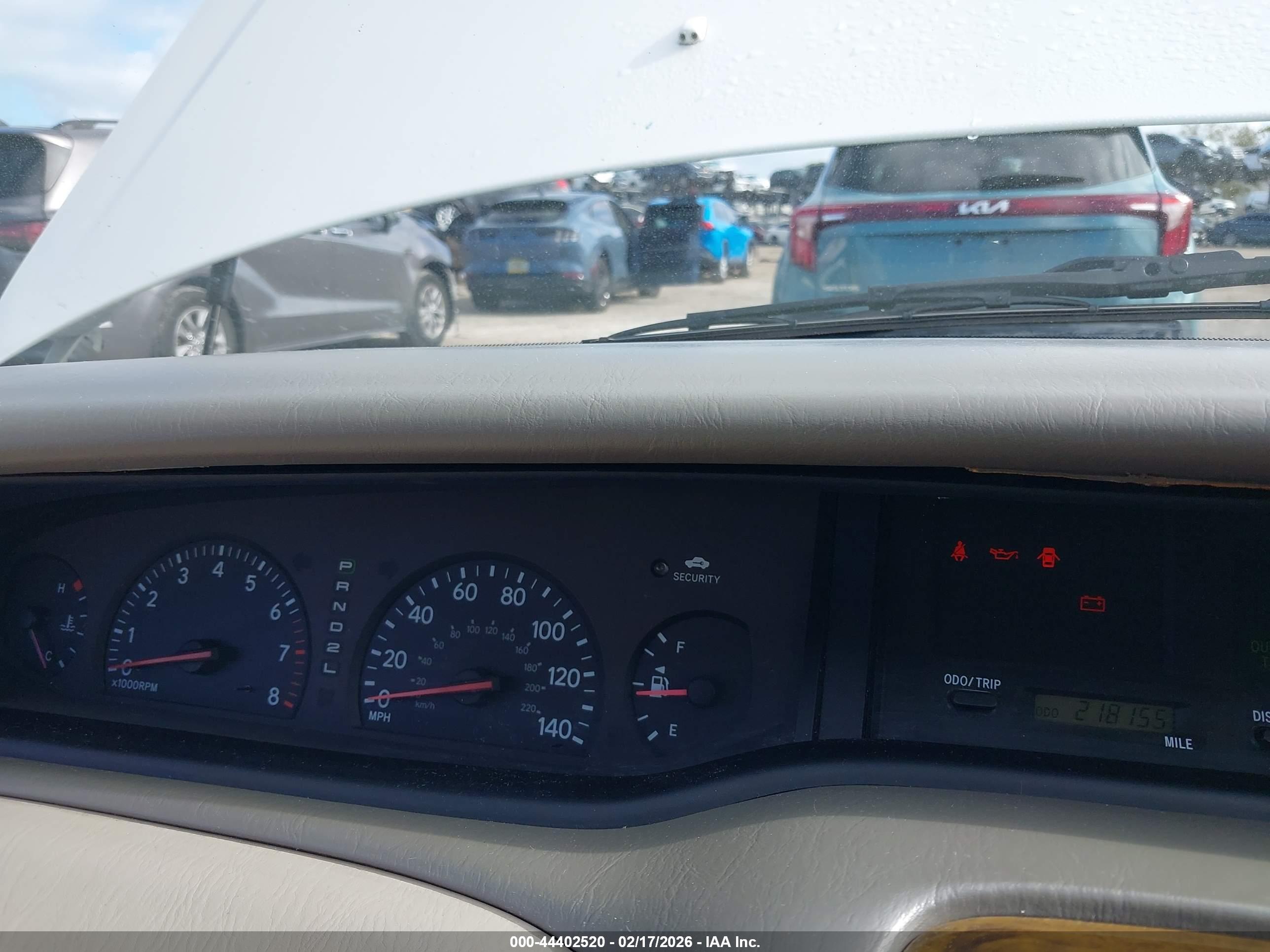TOYOTA AVALON image 7