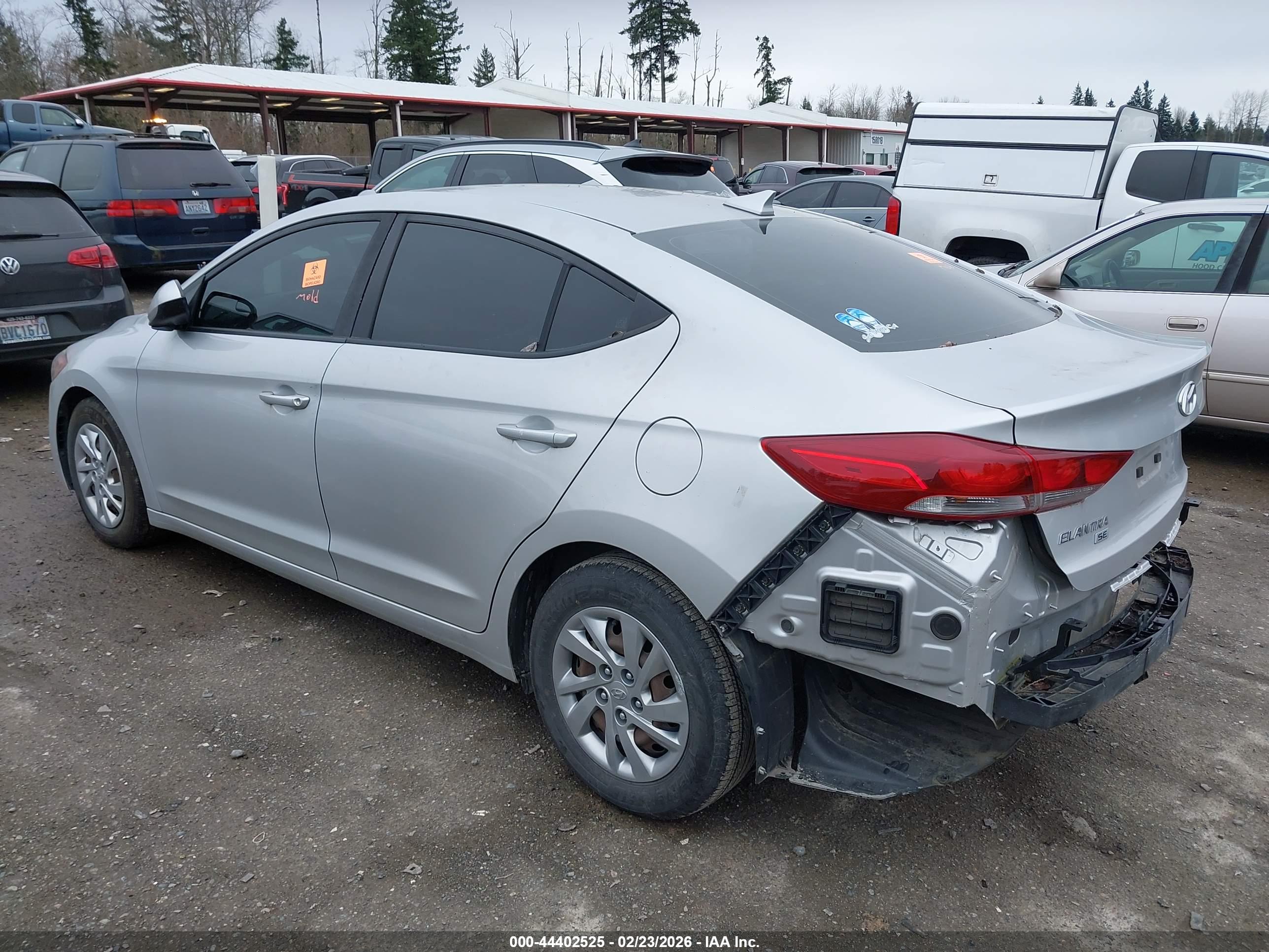HYUNDAI ELANTRA image 3